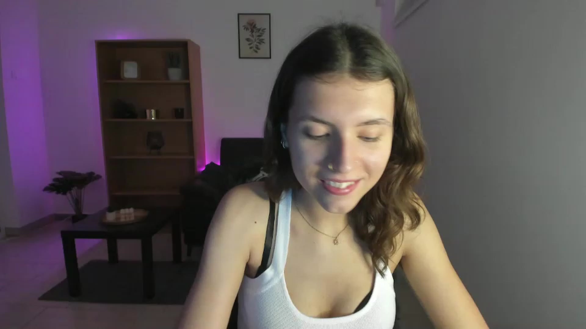 Gallery image thumbnail from SaraJaay18's myfreecams stream on, 12/16/2022, 15:00 image 5 of 20
