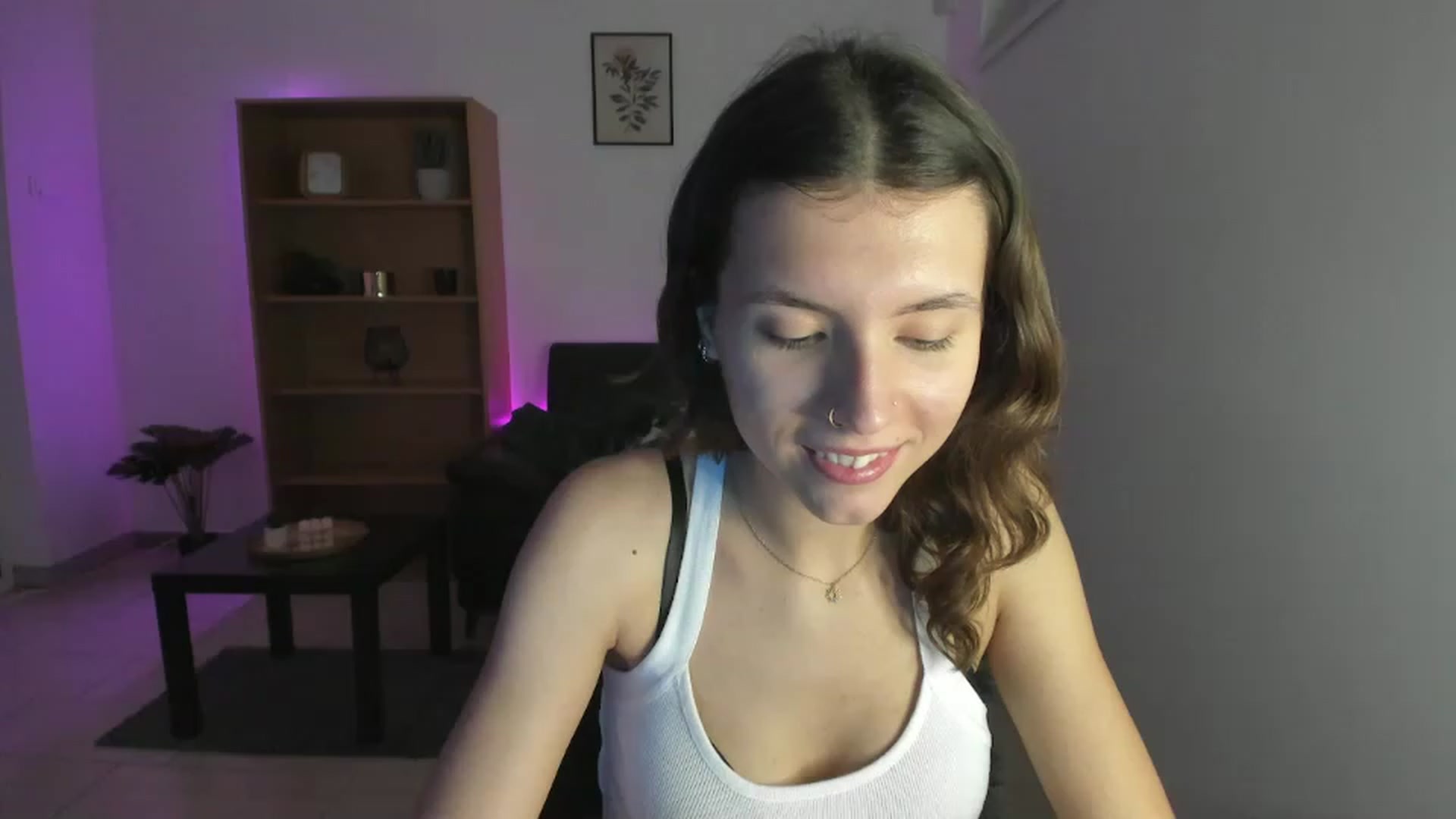Gallery image thumbnail from SaraJaay18's myfreecams stream on, 12/16/2022, 15:00 image 16 of 20