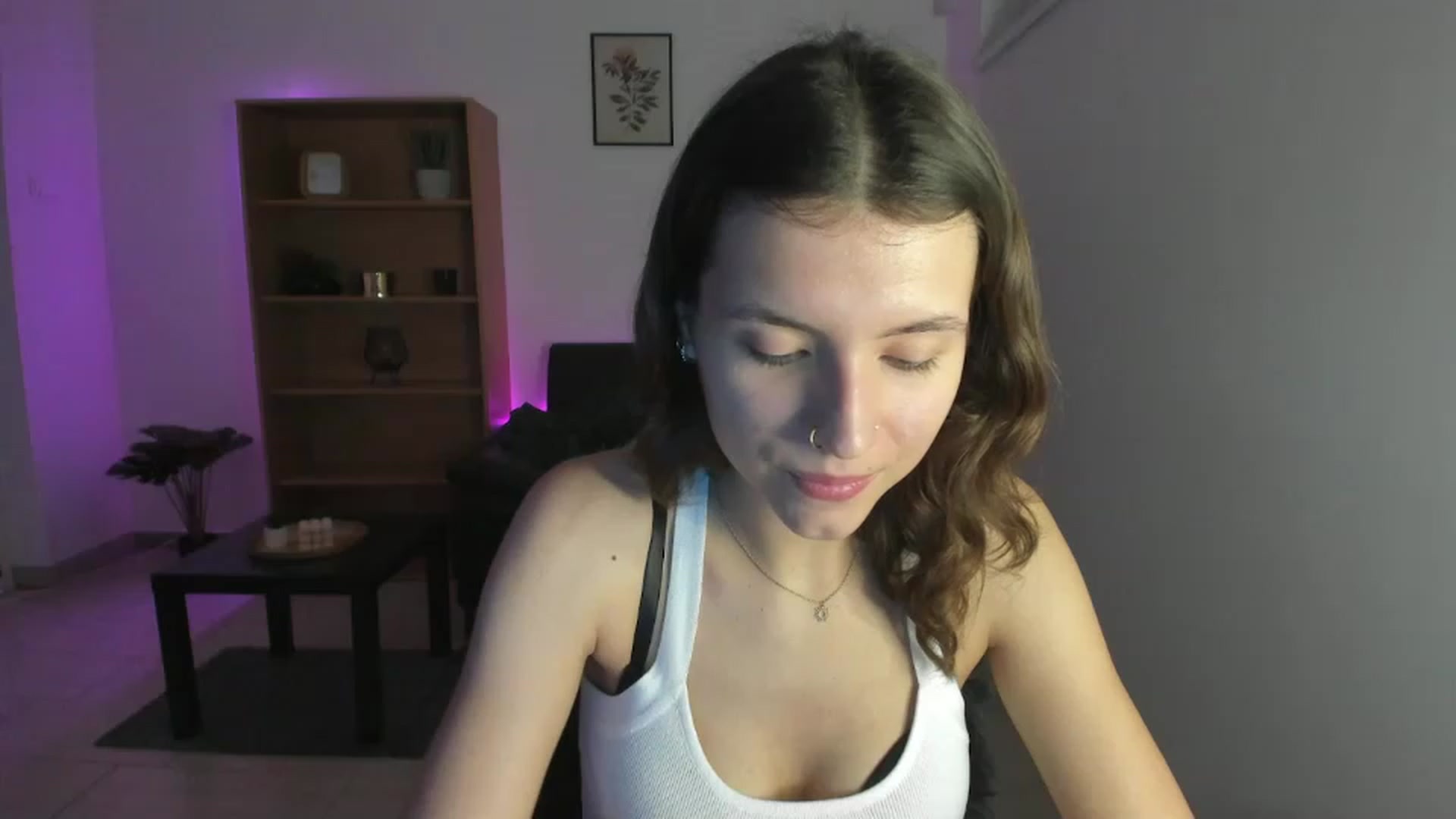 Gallery image thumbnail from SaraJaay18's myfreecams stream on, 12/16/2022, 15:00 image 7 of 20