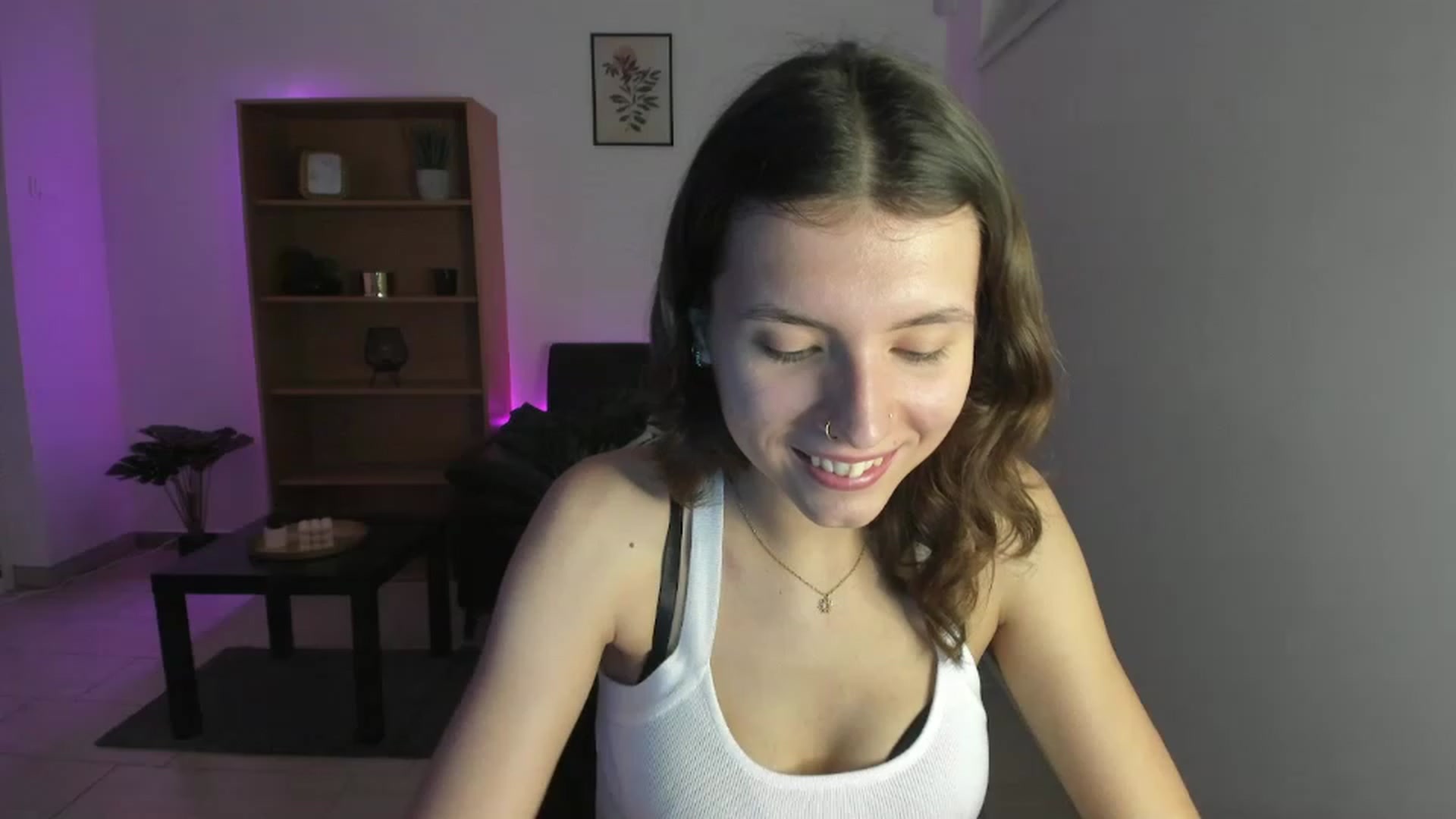 Gallery image thumbnail from SaraJaay18's myfreecams stream on, 12/16/2022, 15:00 image 8 of 20