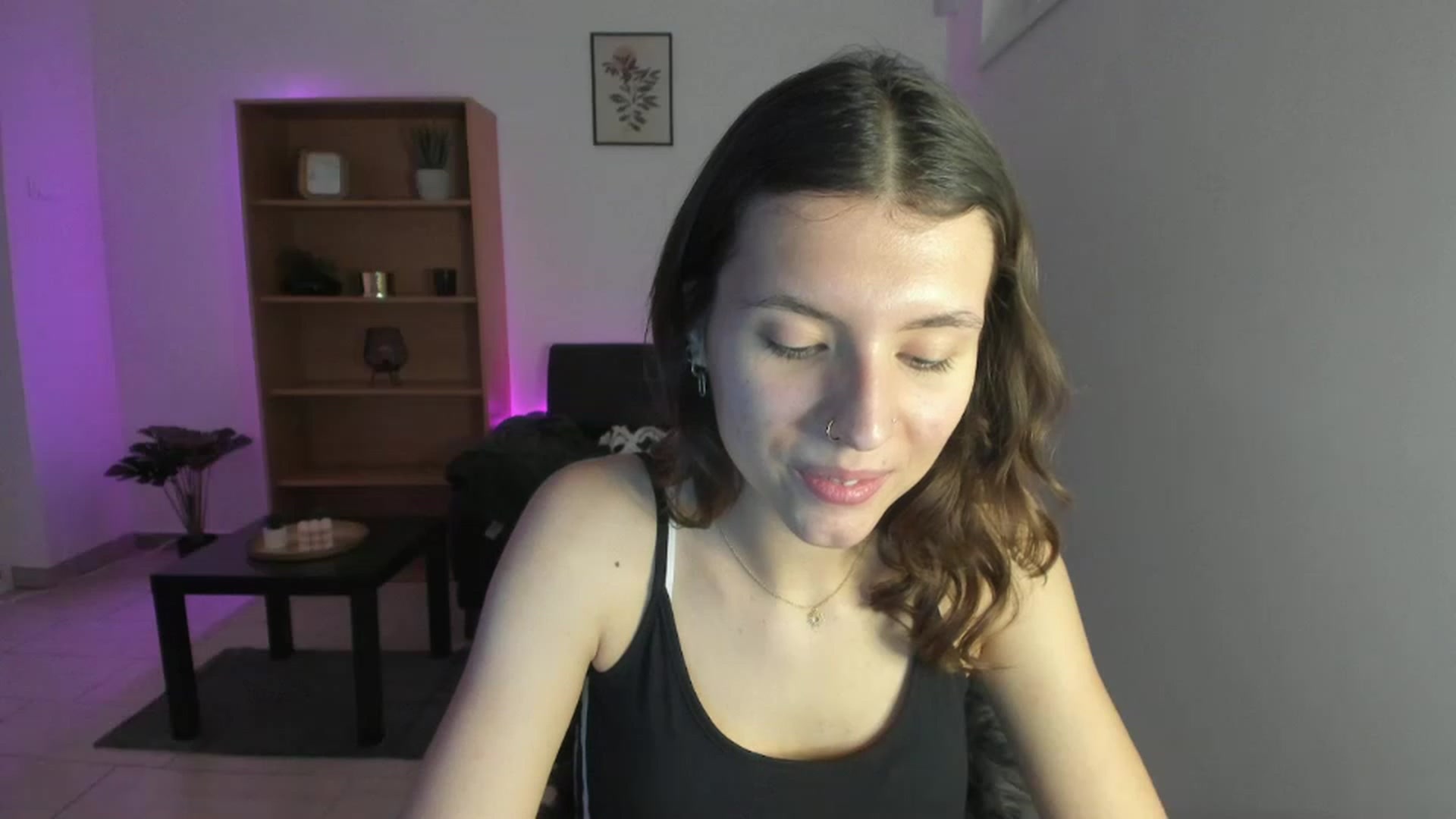 Gallery image thumbnail from SaraJaay18's myfreecams stream on, 12/19/2022, 11:08 image 20 of 20