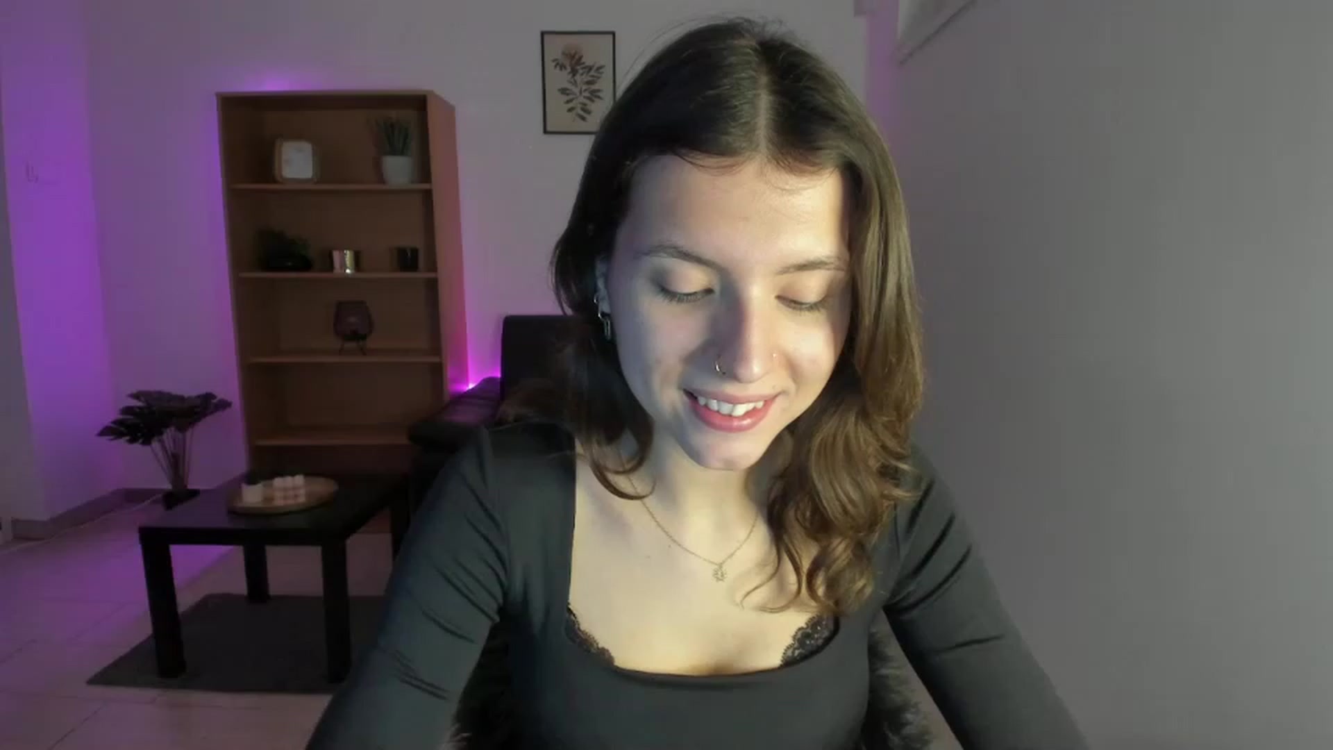 Gallery image thumbnail from SaraJaay18's myfreecams stream on, 12/21/2022, 10:17 image 11 of 20