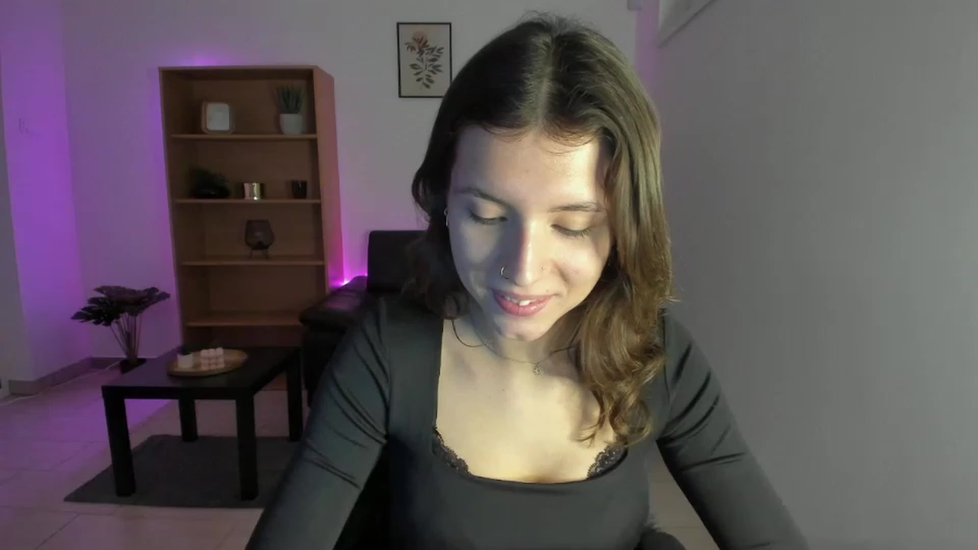 Gallery image thumbnail from SaraJaay18's myfreecams stream on, 12/21/2022, 10:17 image 20 of 20