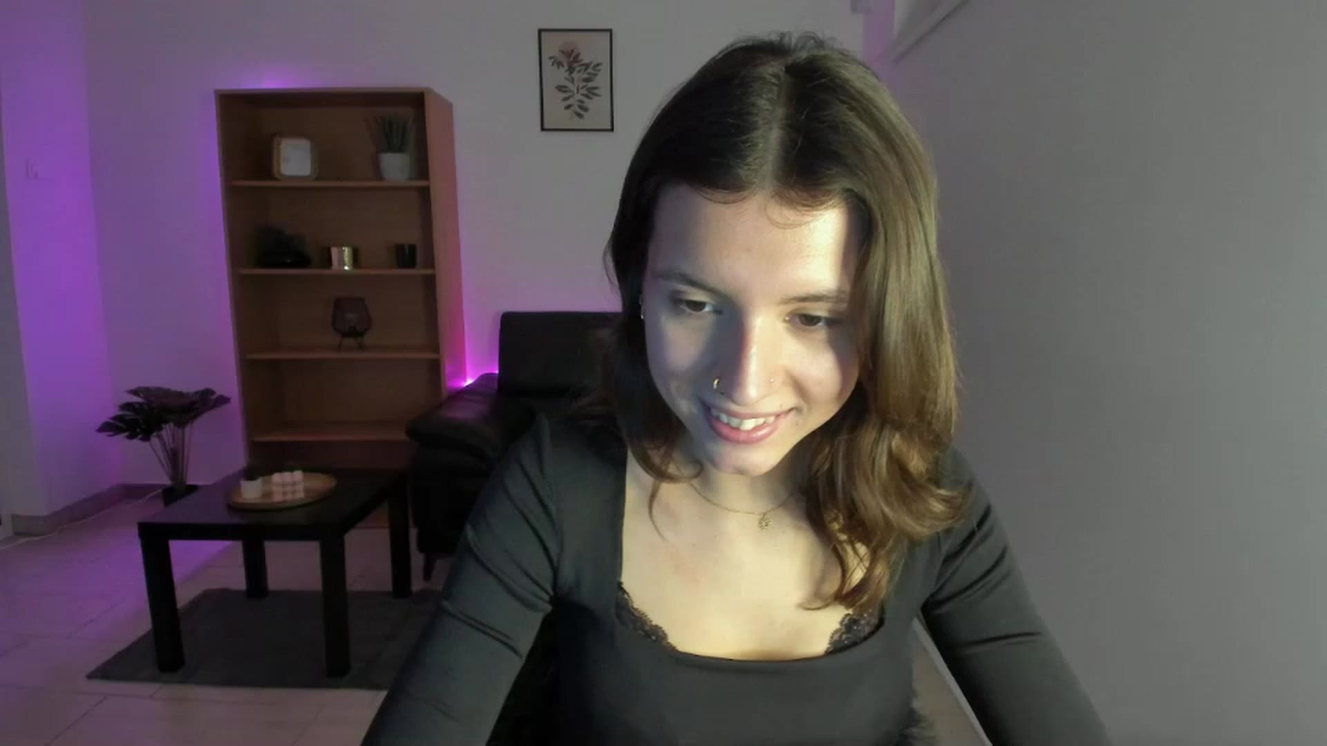Gallery image thumbnail from SaraJaay18's myfreecams stream on, 12/21/2022, 11:39 image 9 of 20