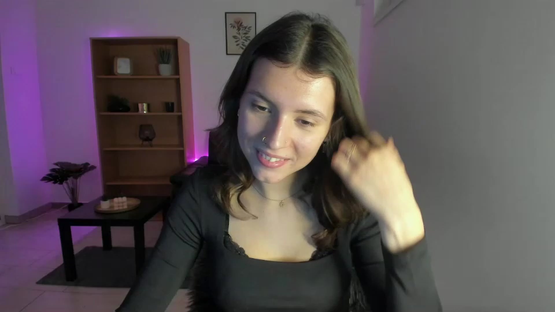 Gallery image thumbnail from SaraJaay18's myfreecams stream on, 12/21/2022, 11:39 image 20 of 20