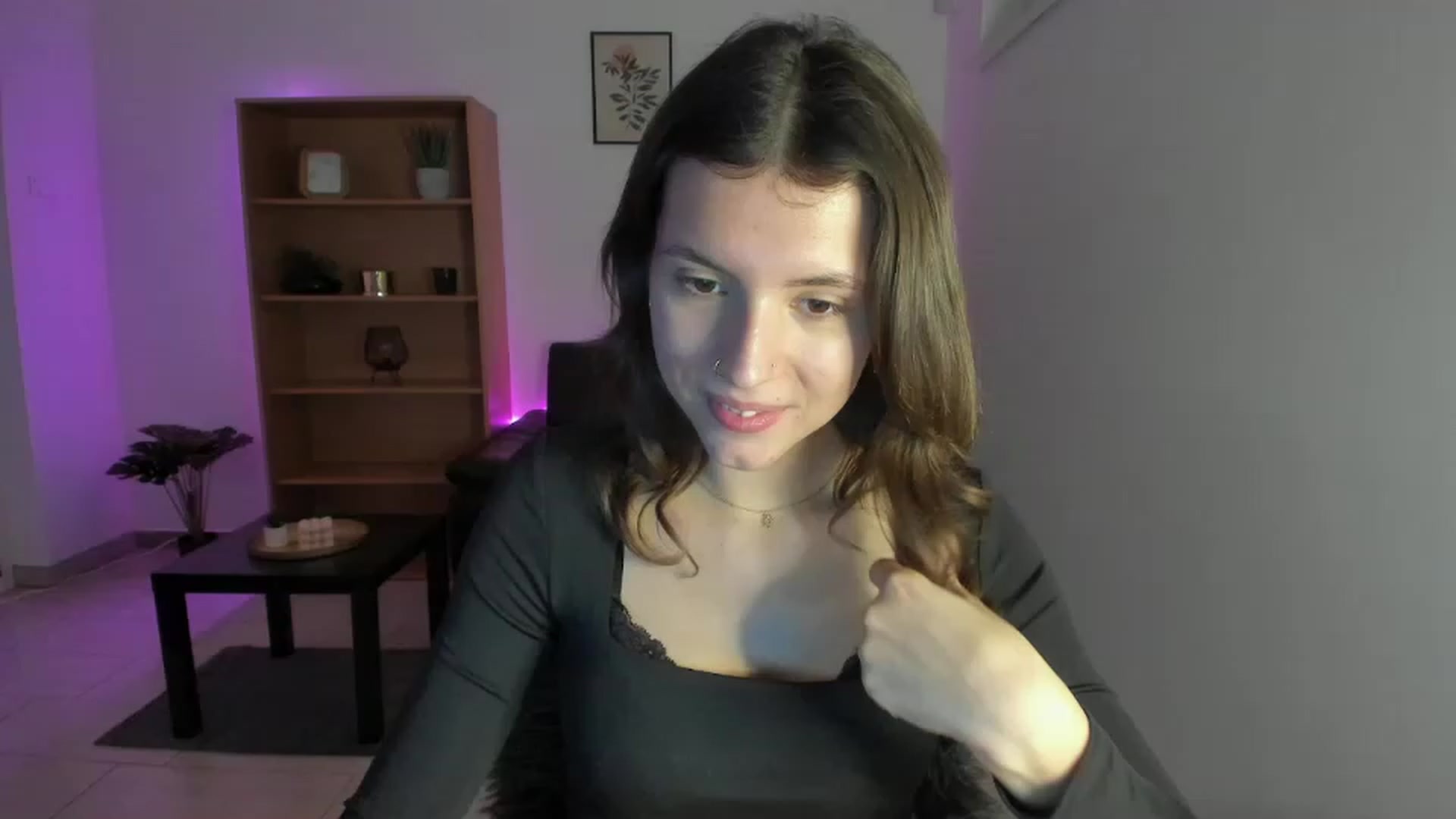 Gallery image thumbnail from SaraJaay18's myfreecams stream on, 12/21/2022, 11:39 image 15 of 20