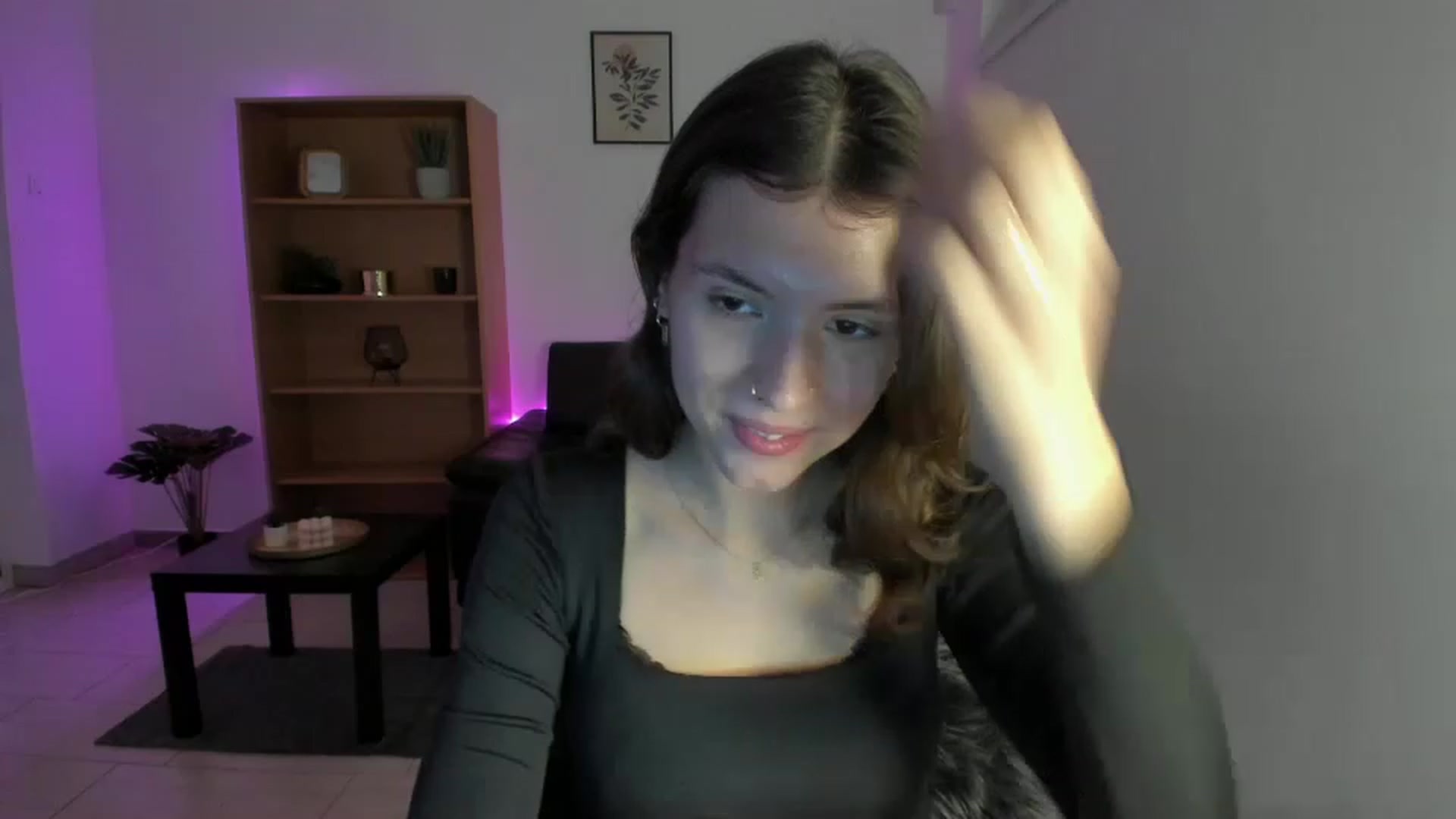 Gallery image thumbnail from SaraJaay18's myfreecams stream on, 12/21/2022, 12:36 image 9 of 20