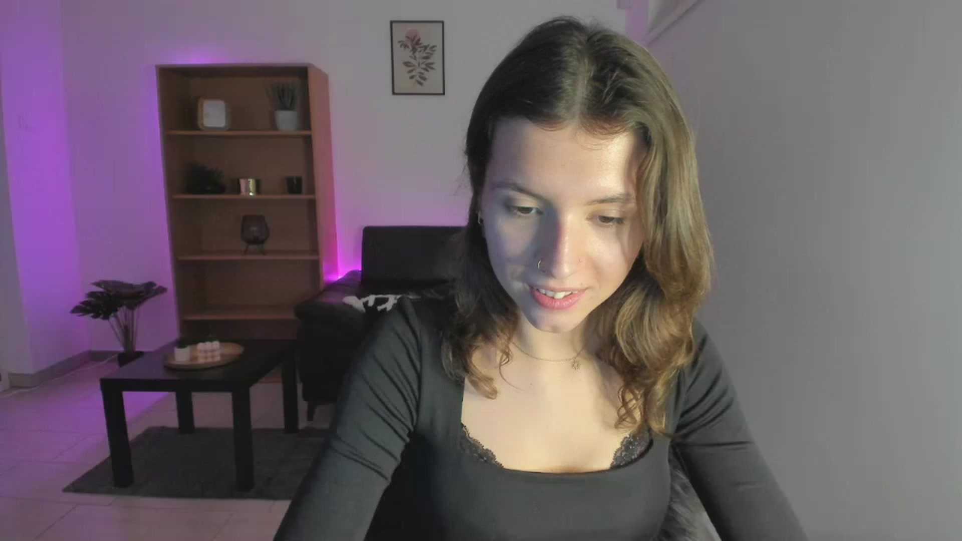 Gallery image thumbnail from SaraJaay18's myfreecams stream on, 12/21/2022, 14:24 image 12 of 20