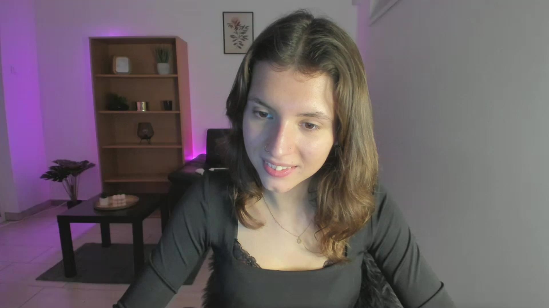Gallery image thumbnail from SaraJaay18's myfreecams stream on, 12/21/2022, 14:24 image 20 of 20