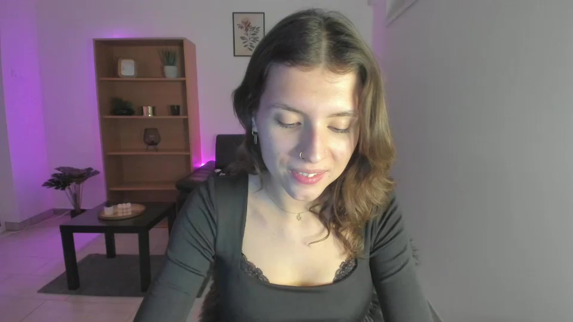 Gallery image thumbnail from SaraJaay18's myfreecams stream on, 12/21/2022, 17:05 image 13 of 20
