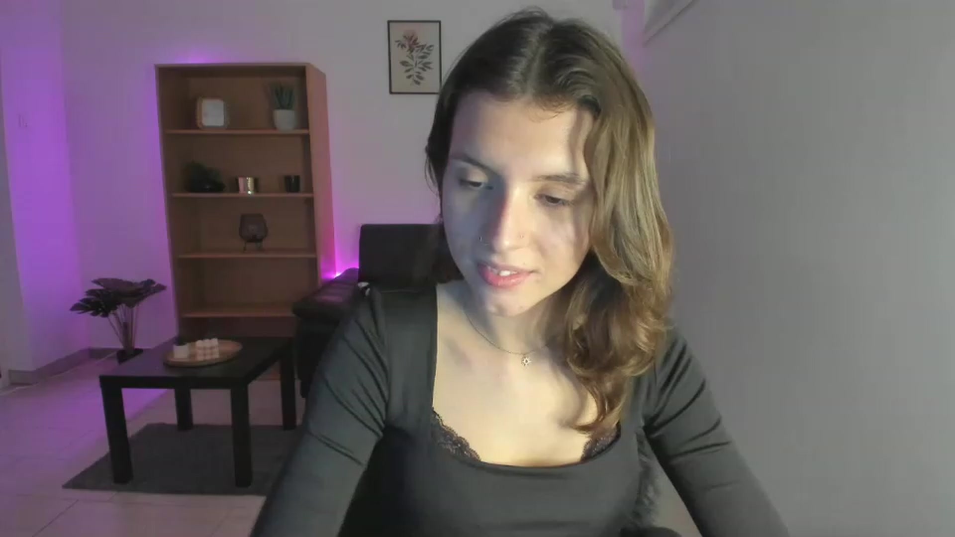 Gallery image thumbnail from SaraJaay18's myfreecams stream on, 12/21/2022, 17:05 image 17 of 20