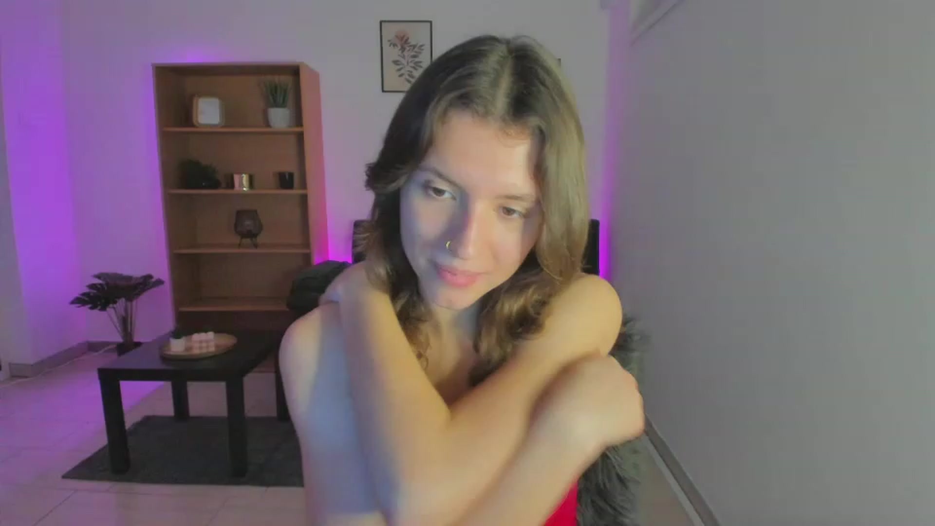 Gallery image thumbnail from SaraJaay18's myfreecams stream on, 12/29/2022, 17:12 image 19 of 20