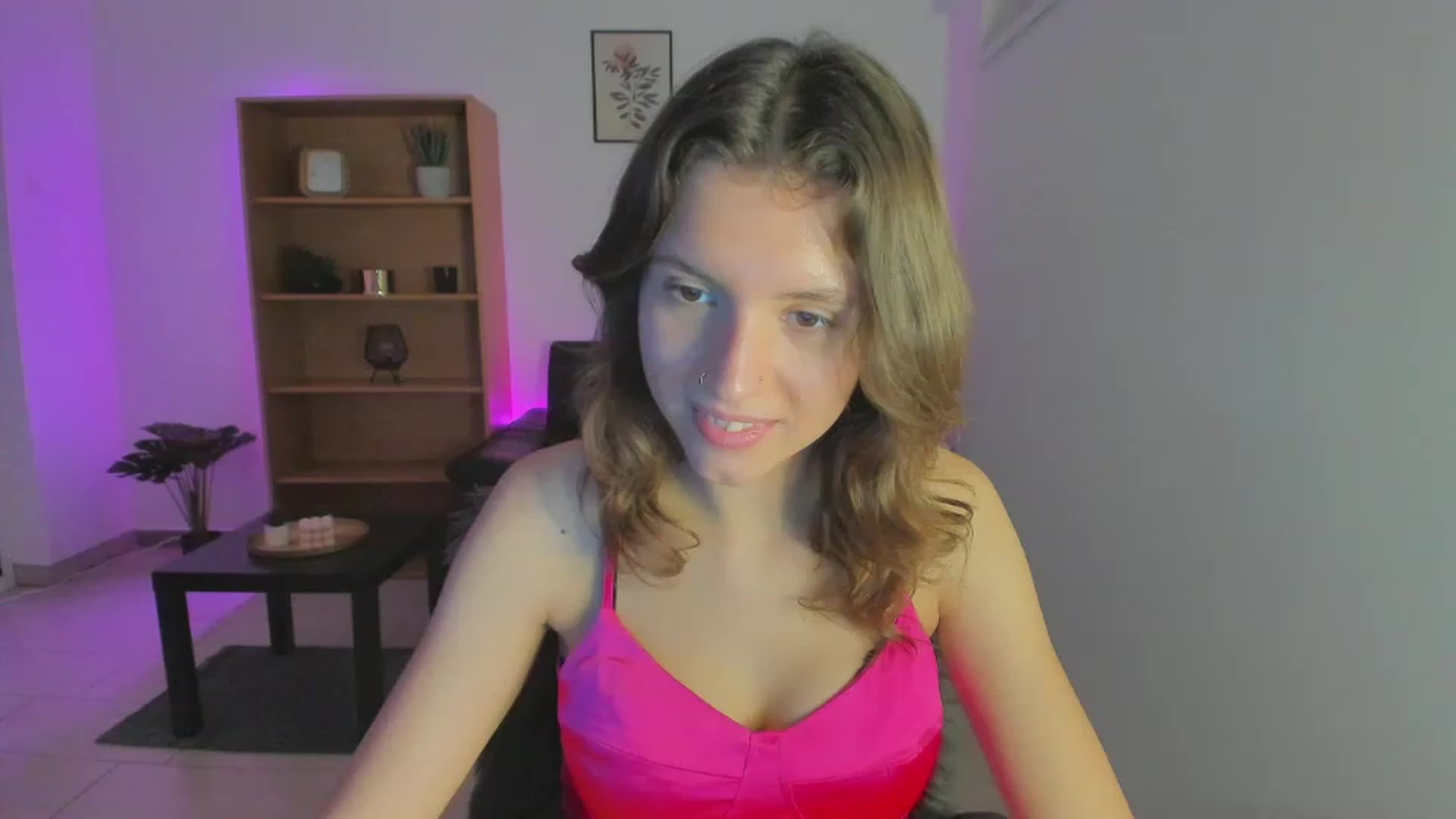 Gallery image thumbnail from SaraJaay18's myfreecams stream on, 12/29/2022, 18:39 image 13 of 20