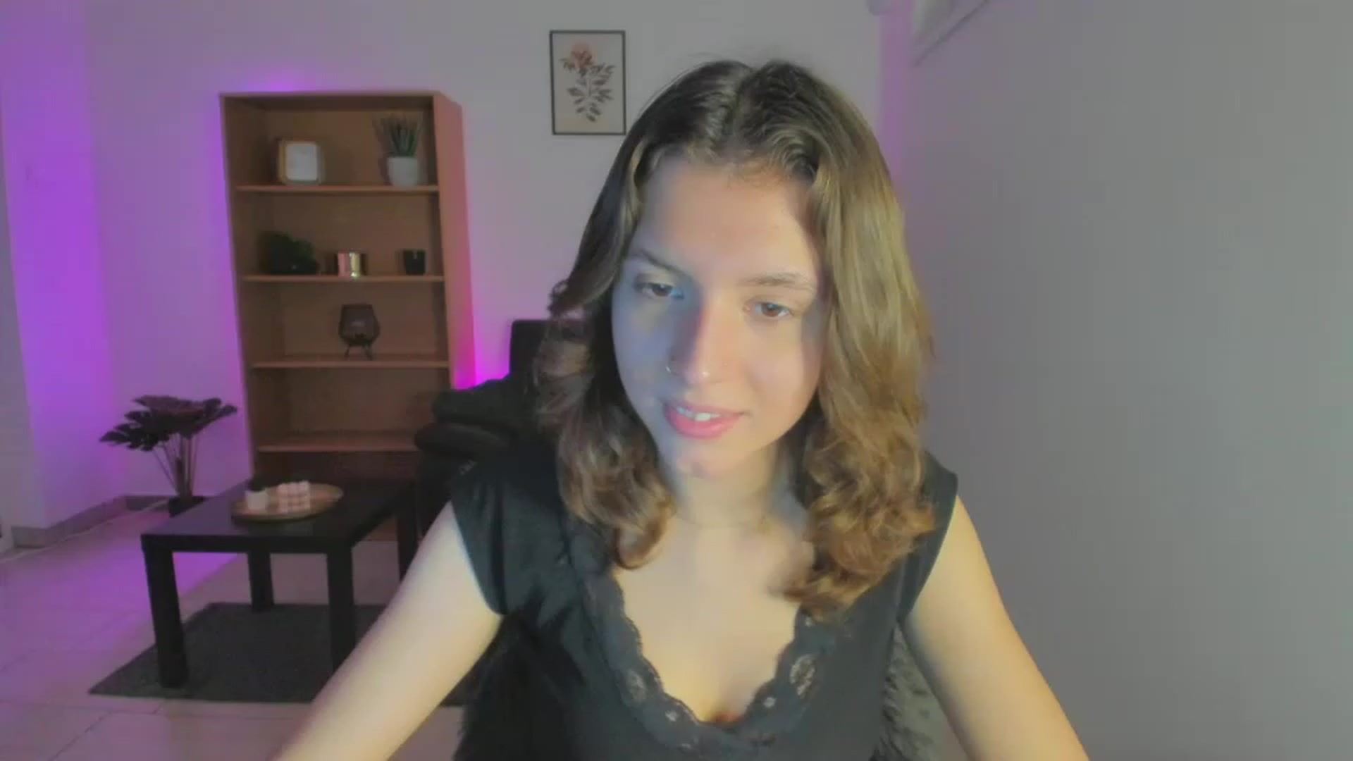 Gallery image thumbnail from SaraJaay18's myfreecams stream on, 12/30/2022, 14:50 image 15 of 20