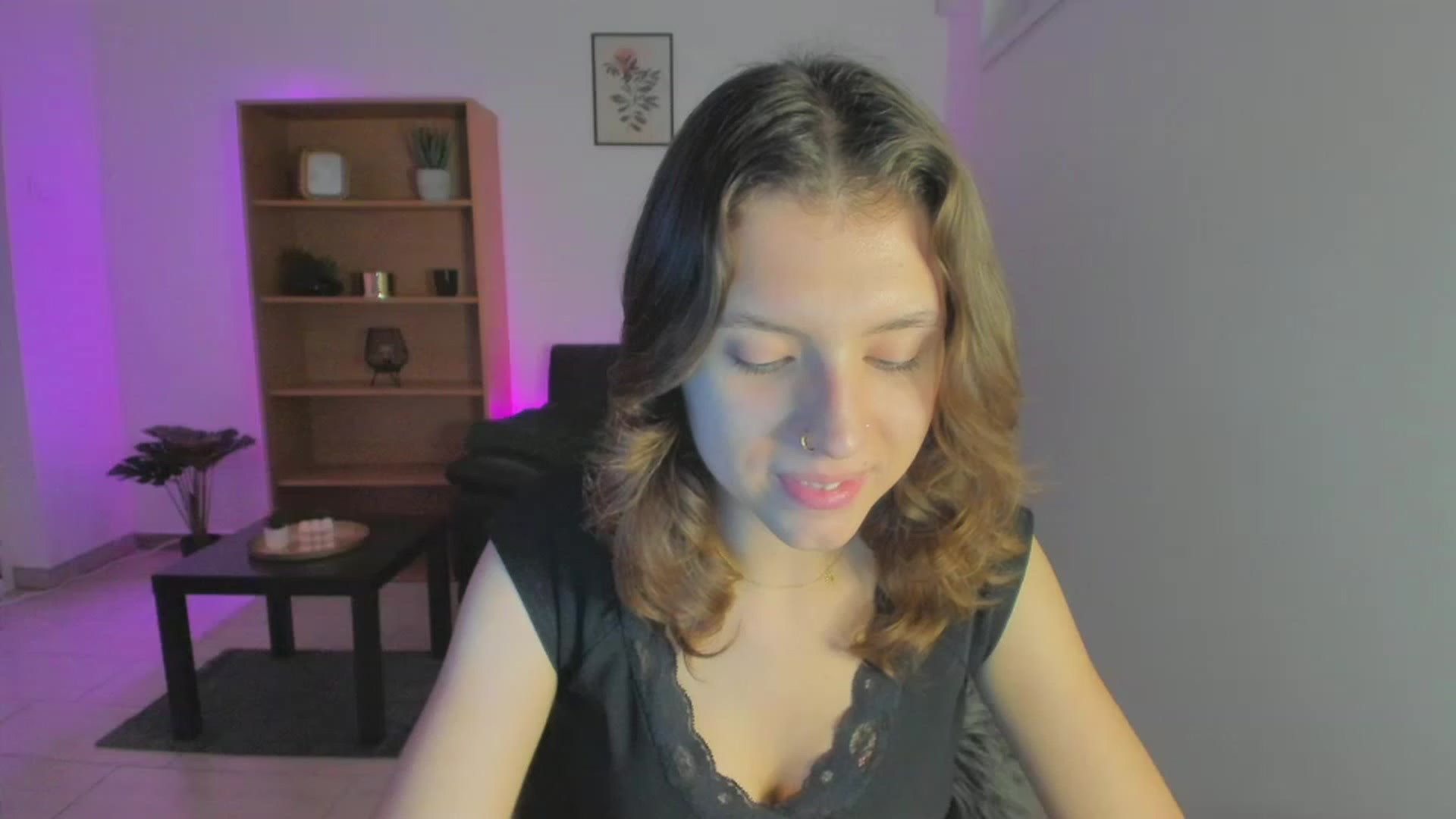 Gallery image thumbnail from SaraJaay18's myfreecams stream on, 12/30/2022, 14:50 image 12 of 20