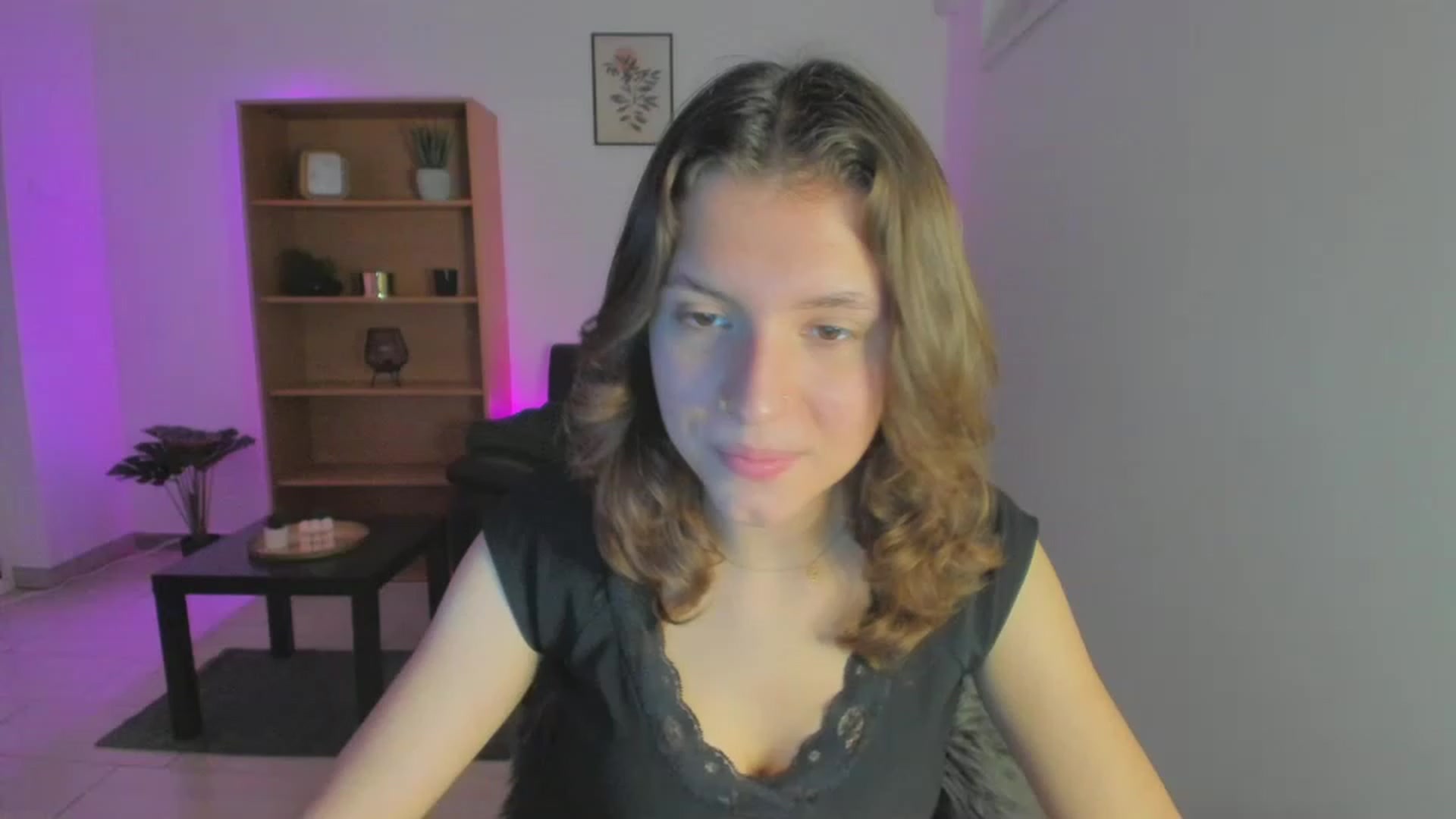 Gallery image thumbnail from SaraJaay18's myfreecams stream on, 12/30/2022, 14:50 image 17 of 20