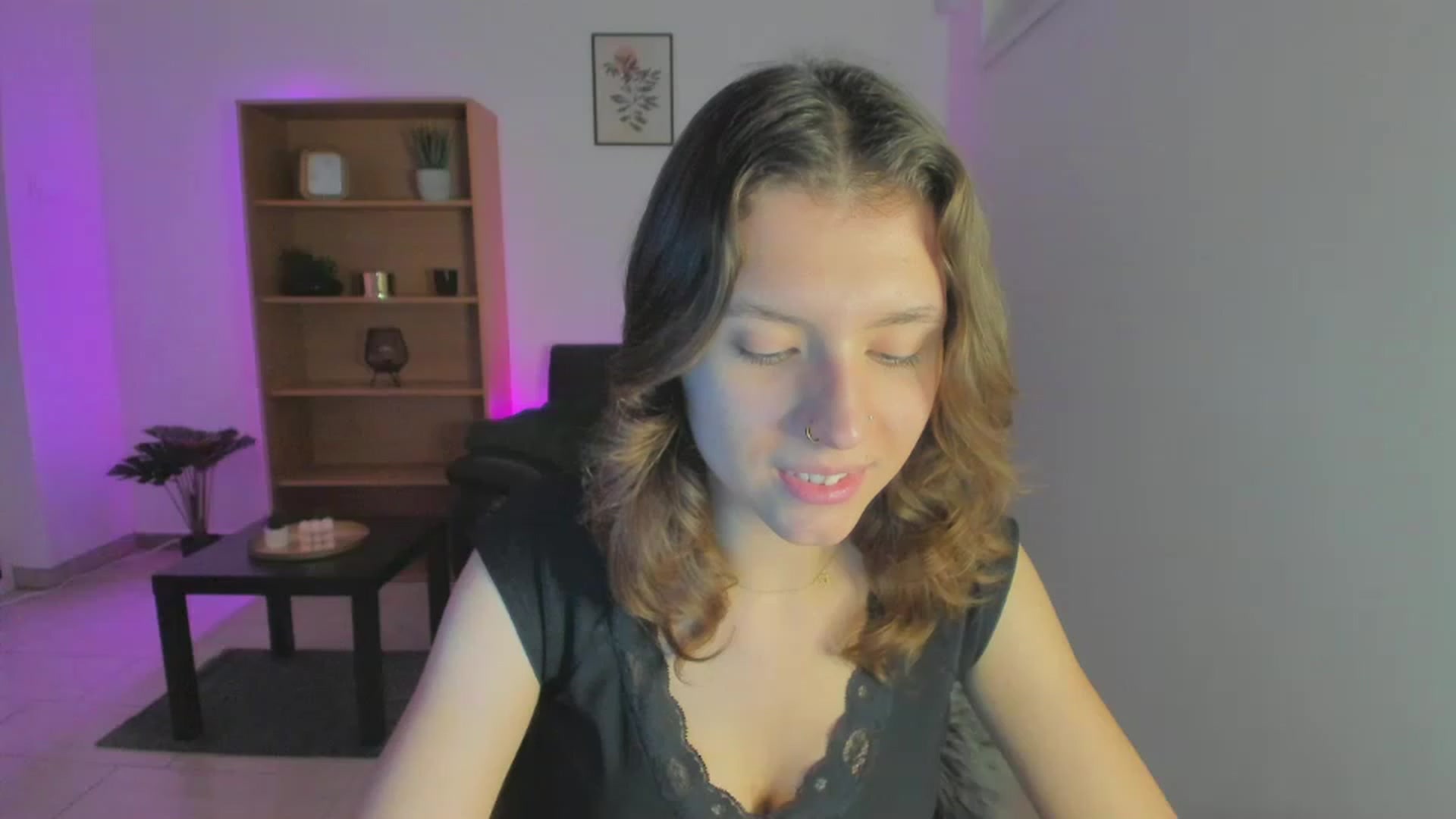 Gallery image thumbnail from SaraJaay18's myfreecams stream on, 12/30/2022, 14:50 image 11 of 20