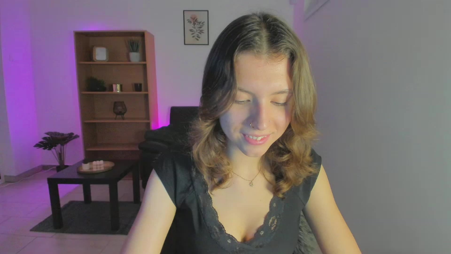 Gallery image thumbnail from SaraJaay18's myfreecams stream on, 12/30/2022, 14:50 image 2 of 20