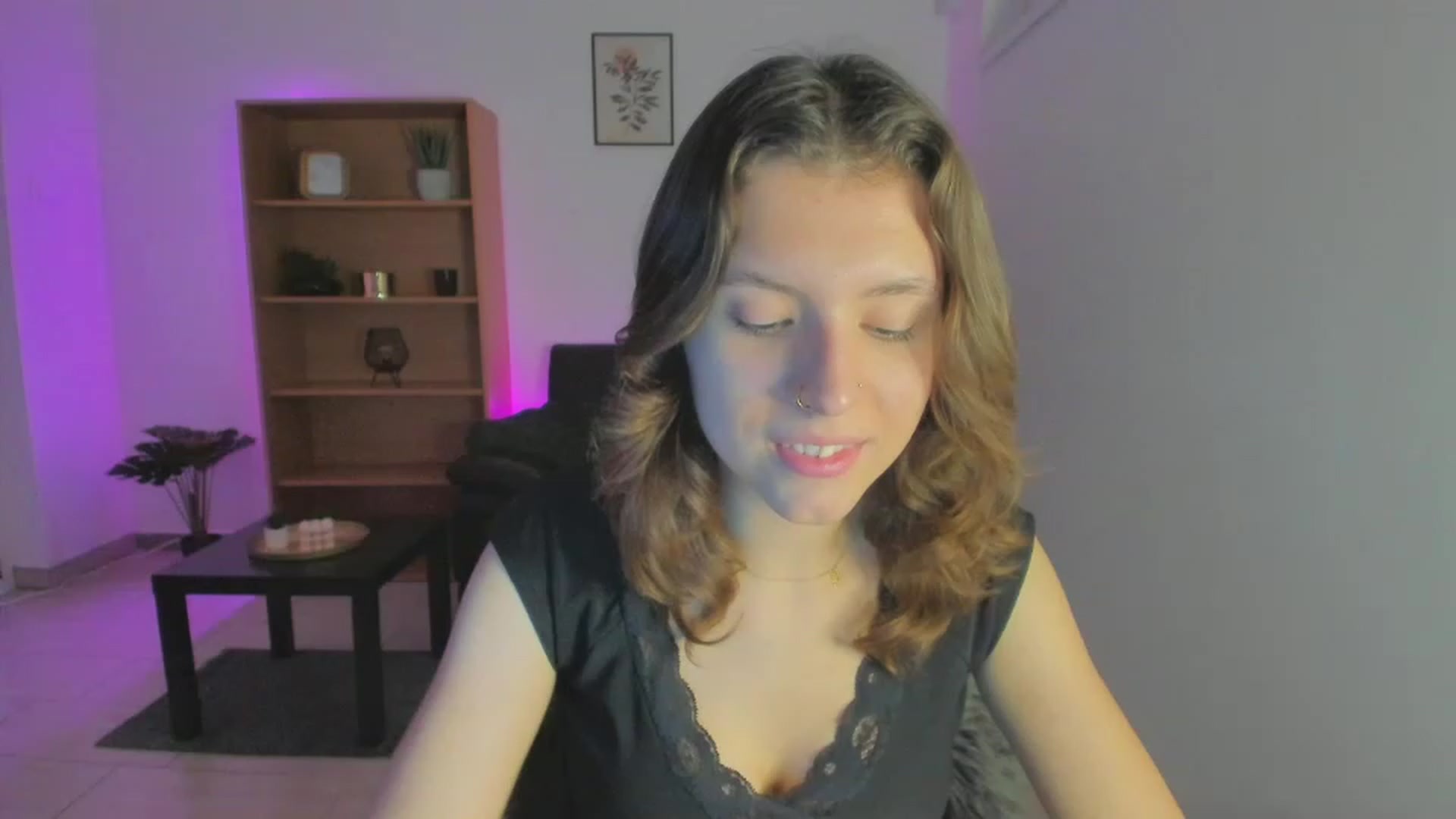 Gallery image thumbnail from SaraJaay18's myfreecams stream on, 12/30/2022, 14:50 image 13 of 20