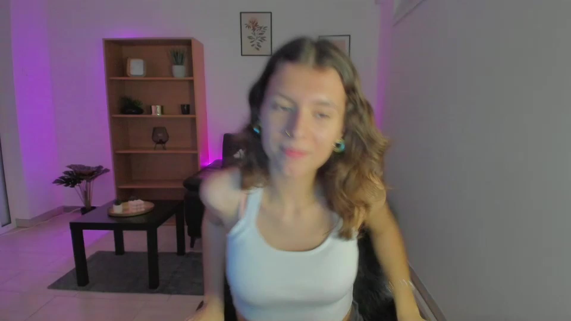 Gallery image thumbnail from SaraJaay18's myfreecams stream on, 01/04/2023, 15:10 image 4 of 20