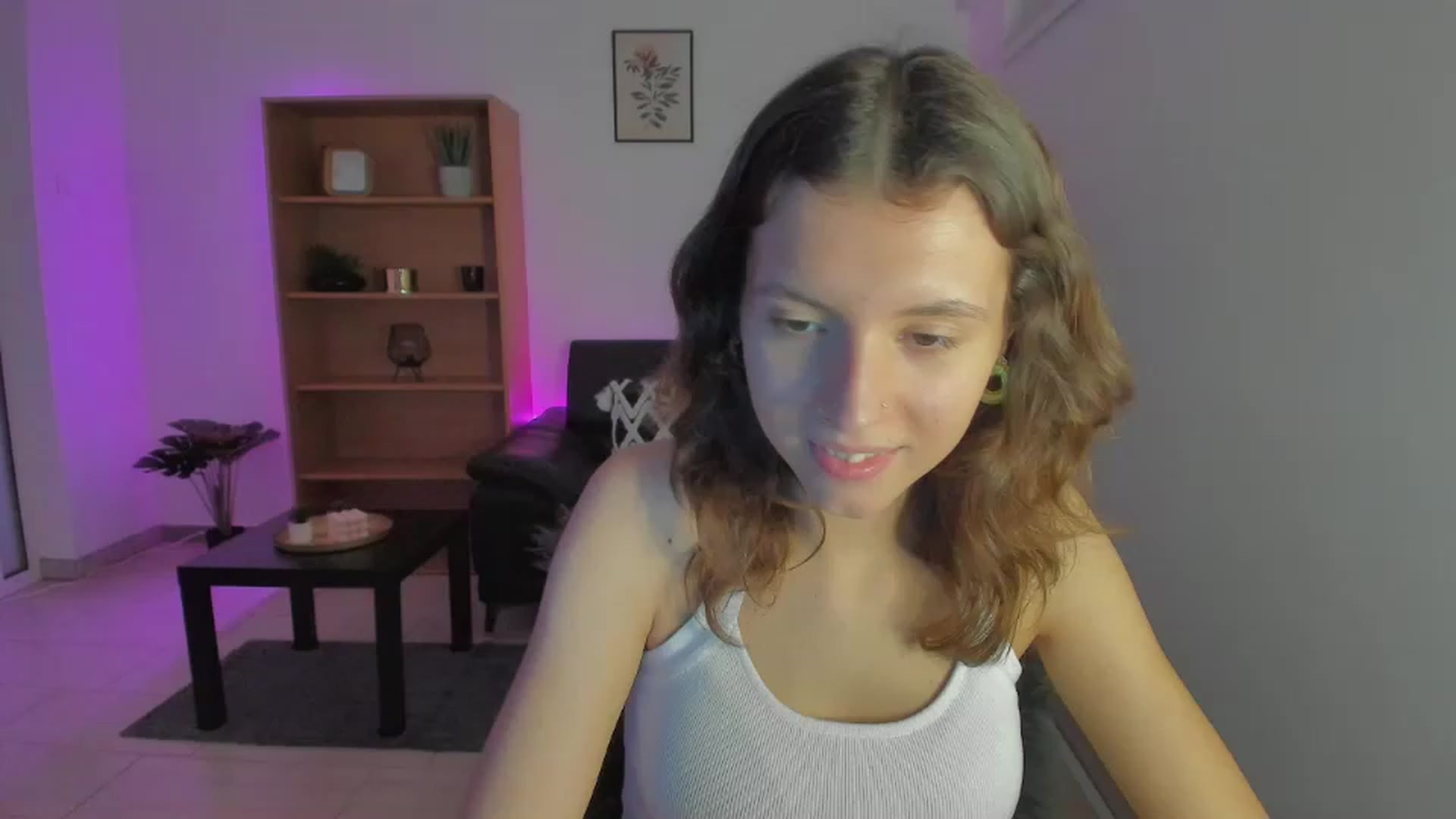 Gallery image thumbnail from SaraJaay18's myfreecams stream on, 01/04/2023, 15:10 image 15 of 20