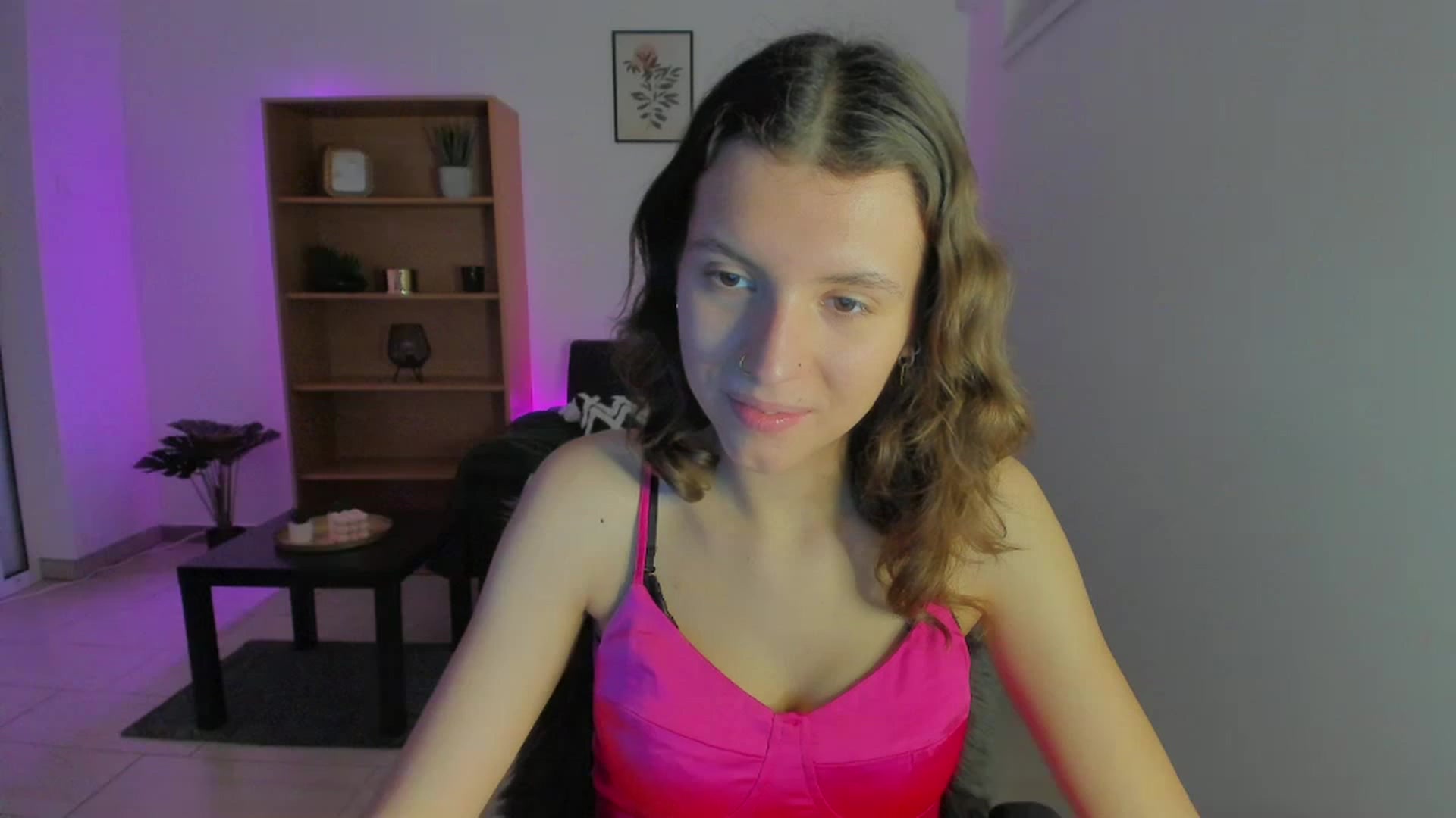 Gallery image thumbnail from SaraJaay18's myfreecams stream on, 01/06/2023, 15:08 image 20 of 20