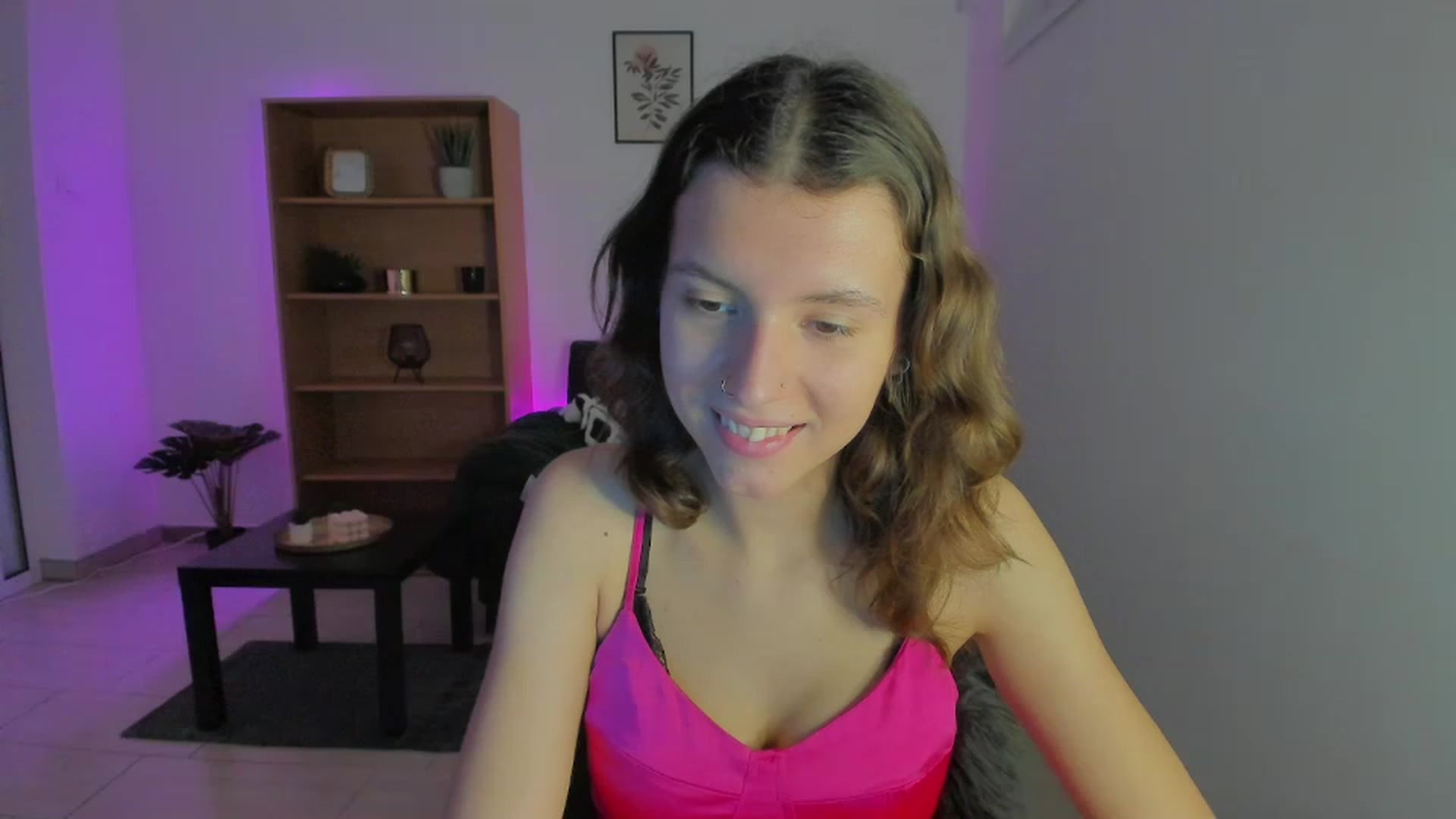 Gallery image thumbnail from SaraJaay18's myfreecams stream on, 01/06/2023, 15:08 image 10 of 20