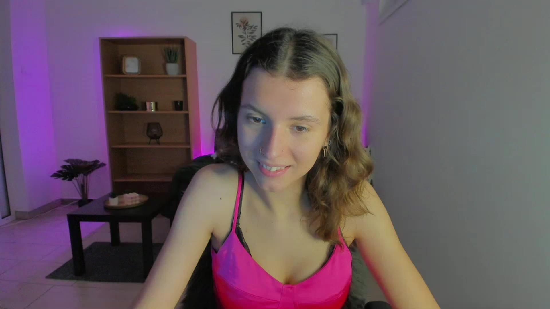 Gallery image thumbnail from SaraJaay18's myfreecams stream on, 01/06/2023, 15:08 image 11 of 20