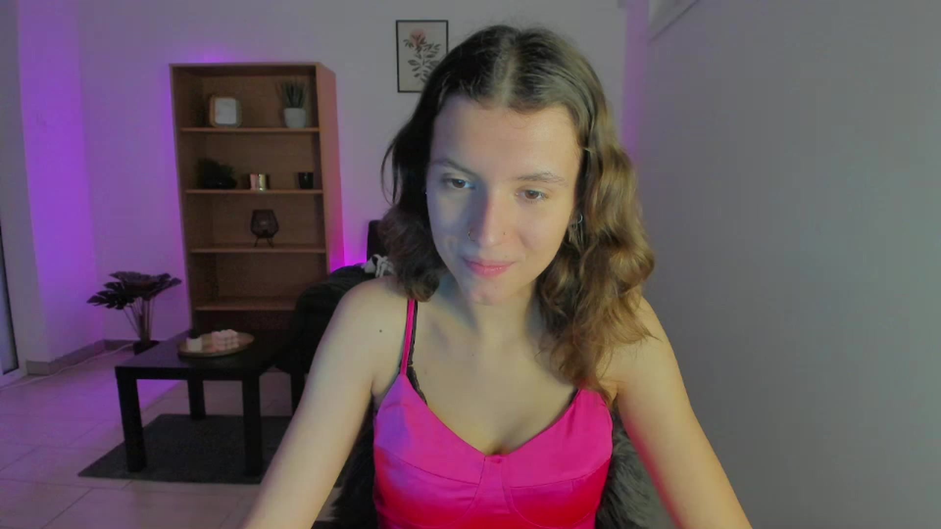 Gallery image thumbnail from SaraJaay18's myfreecams stream on, 01/06/2023, 15:08 image 9 of 20