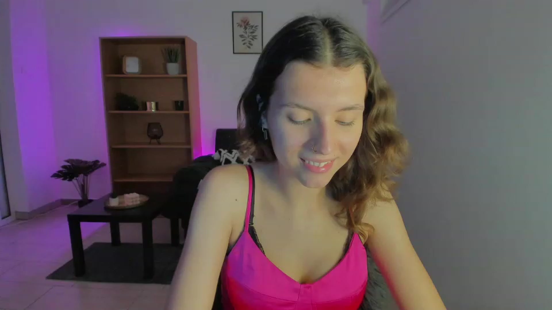 Gallery image thumbnail from SaraJaay18's myfreecams stream on, 01/06/2023, 15:34 image 13 of 20
