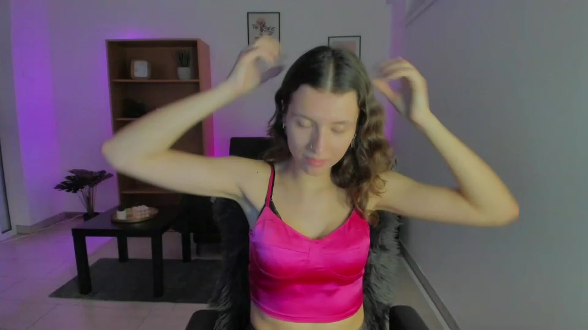 Gallery image thumbnail from SaraJaay18's myfreecams stream on, 01/06/2023, 15:34 image 11 of 20