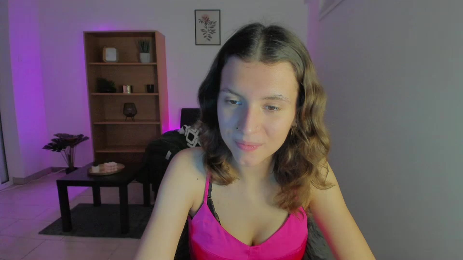 Gallery image thumbnail from SaraJaay18's myfreecams stream on, 01/06/2023, 15:34 image 2 of 20