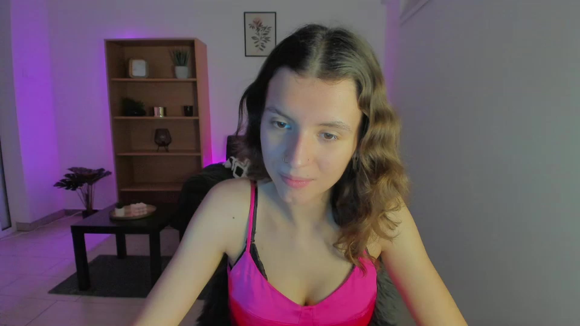 Gallery image thumbnail from SaraJaay18's myfreecams stream on, 01/06/2023, 15:34 image 19 of 20