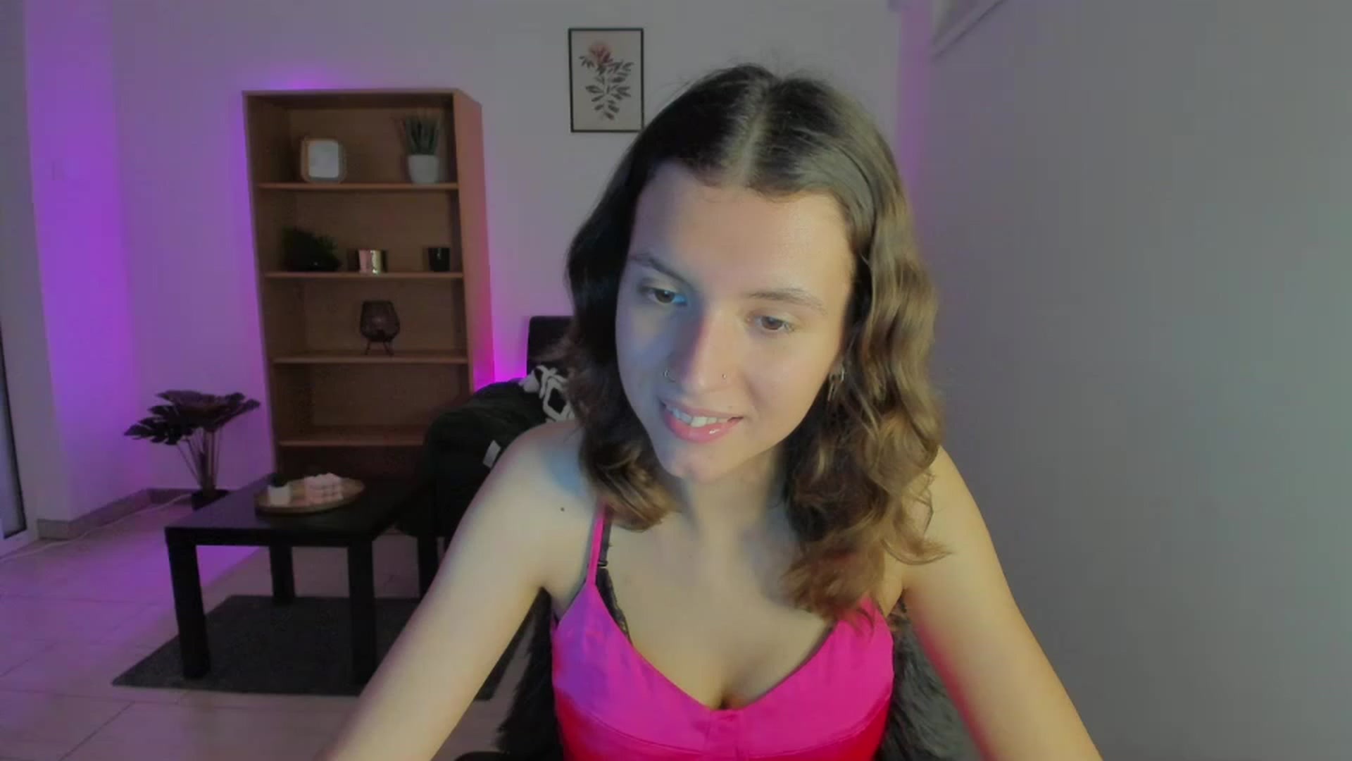 Gallery image thumbnail from SaraJaay18's myfreecams stream on, 01/06/2023, 15:34 image 3 of 20