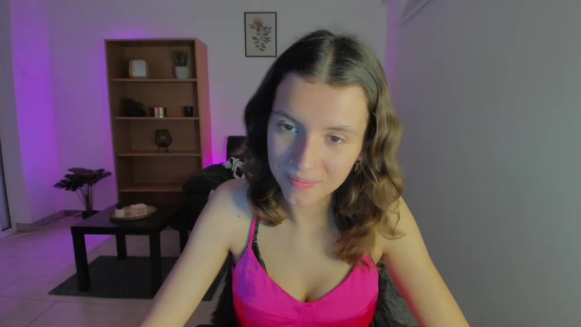 Gallery image thumbnail from SaraJaay18's myfreecams stream on, 01/06/2023, 15:34 image 1 of 20