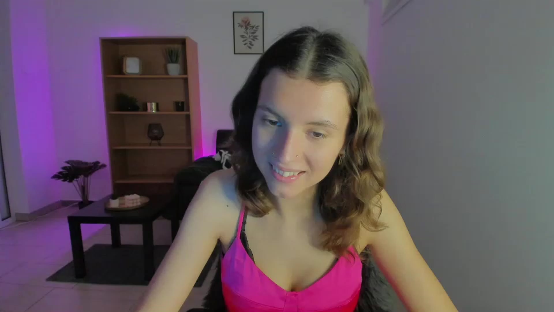 Gallery image thumbnail from SaraJaay18's myfreecams stream on, 01/06/2023, 15:34 image 4 of 20