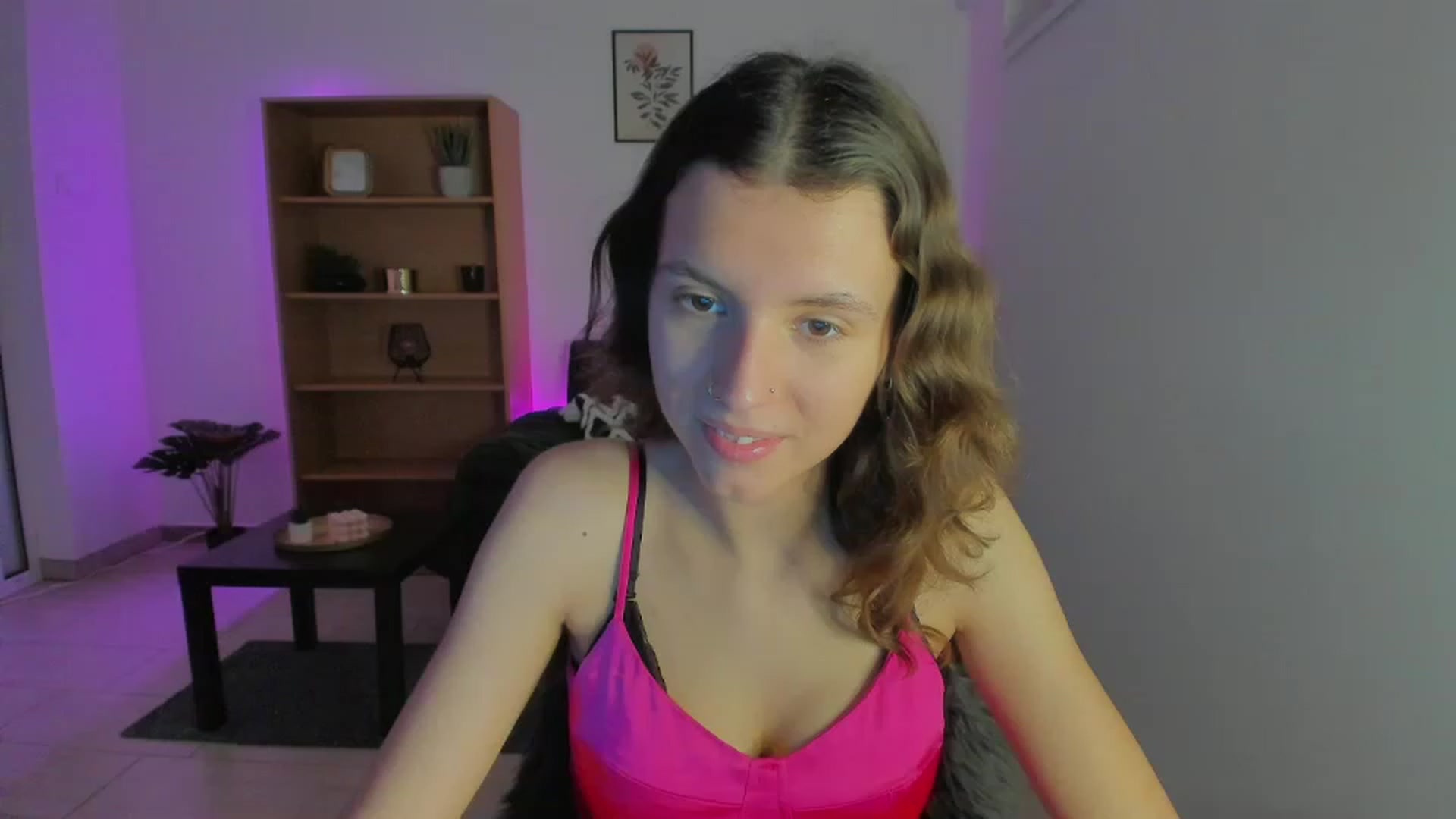 Gallery image thumbnail from SaraJaay18's myfreecams stream on, 01/06/2023, 15:34 image 15 of 20