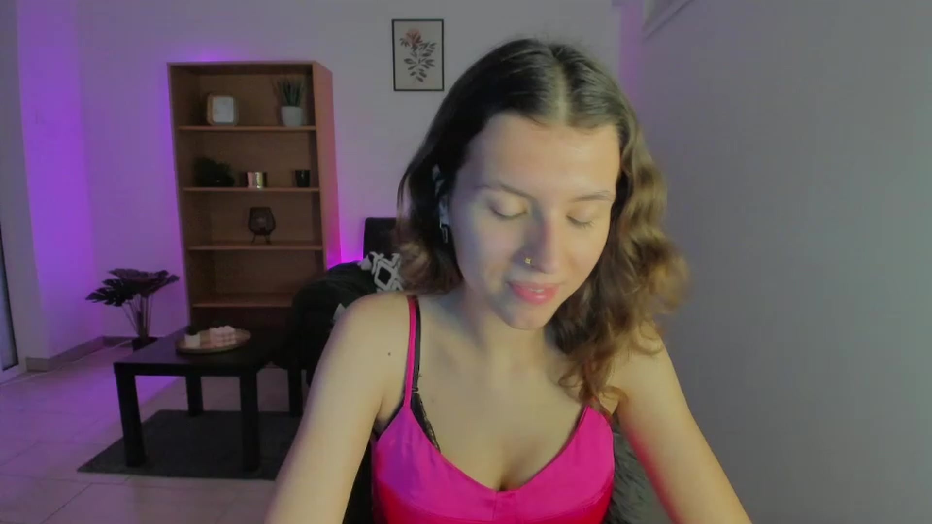 Gallery image thumbnail from SaraJaay18's myfreecams stream on, 01/06/2023, 15:34 image 18 of 20