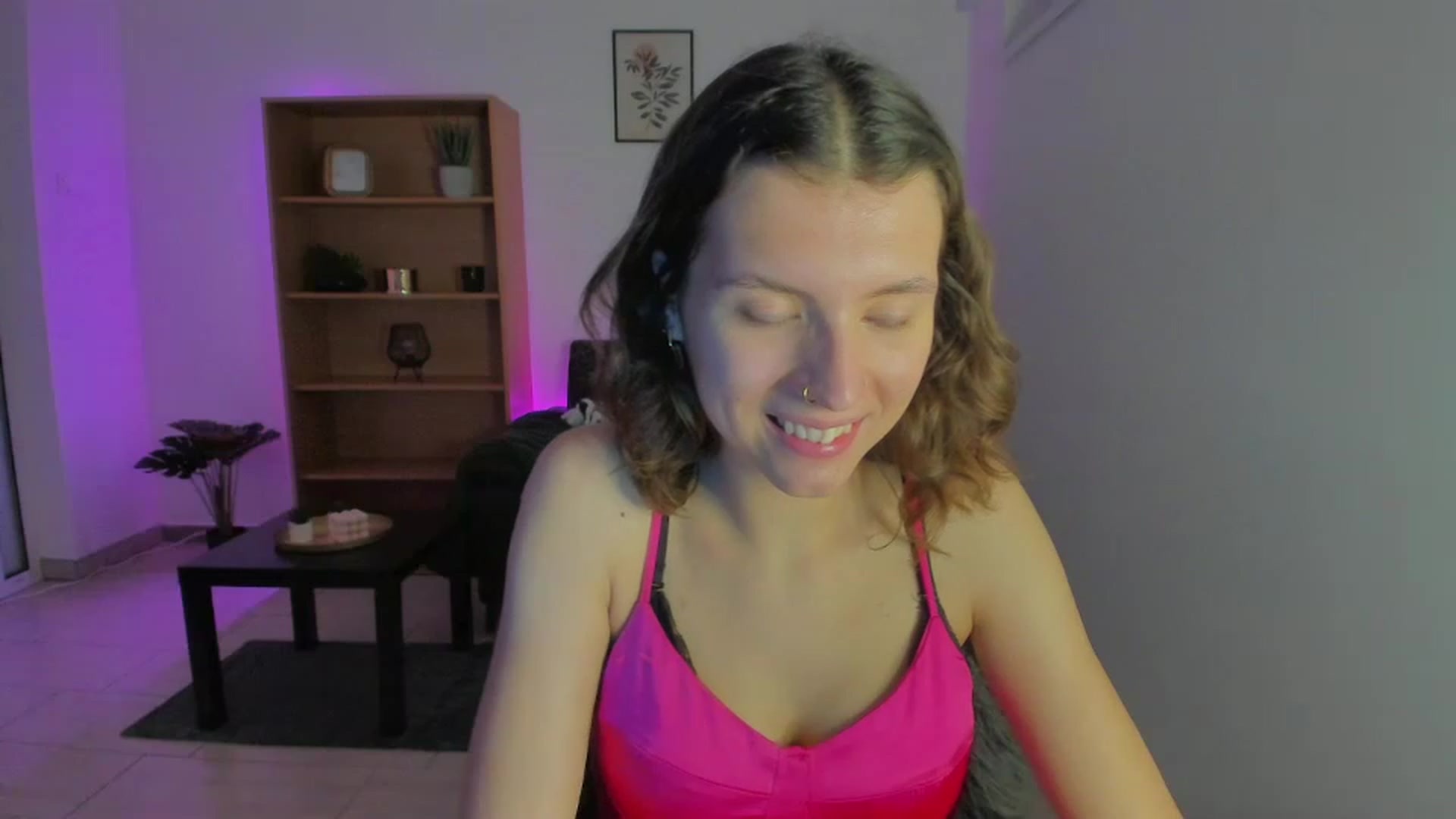 Gallery image thumbnail from SaraJaay18's myfreecams stream on, 01/06/2023, 16:45 image 9 of 20