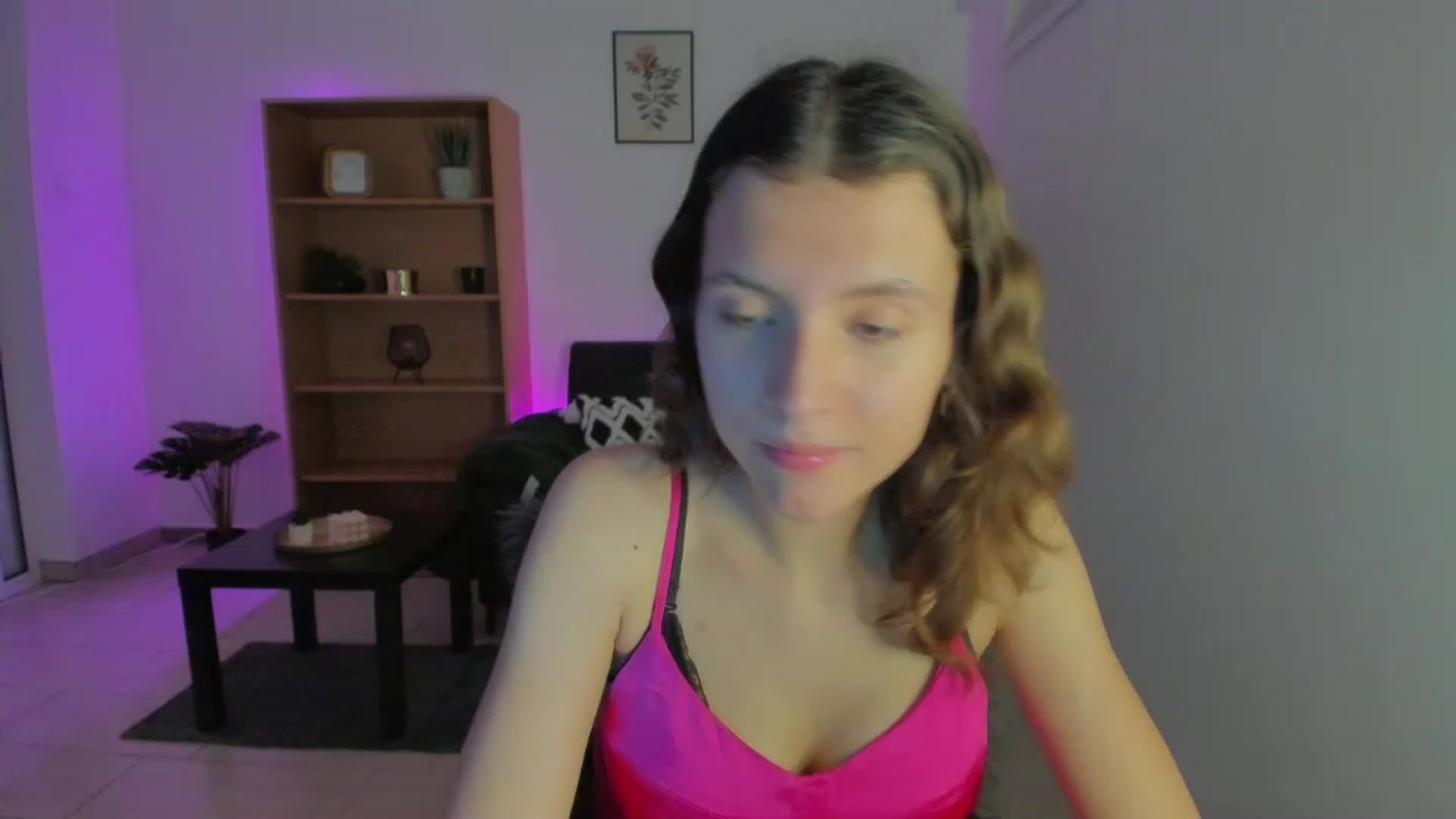 Gallery image thumbnail from SaraJaay18's myfreecams stream on, 01/06/2023, 16:45 image 3 of 20