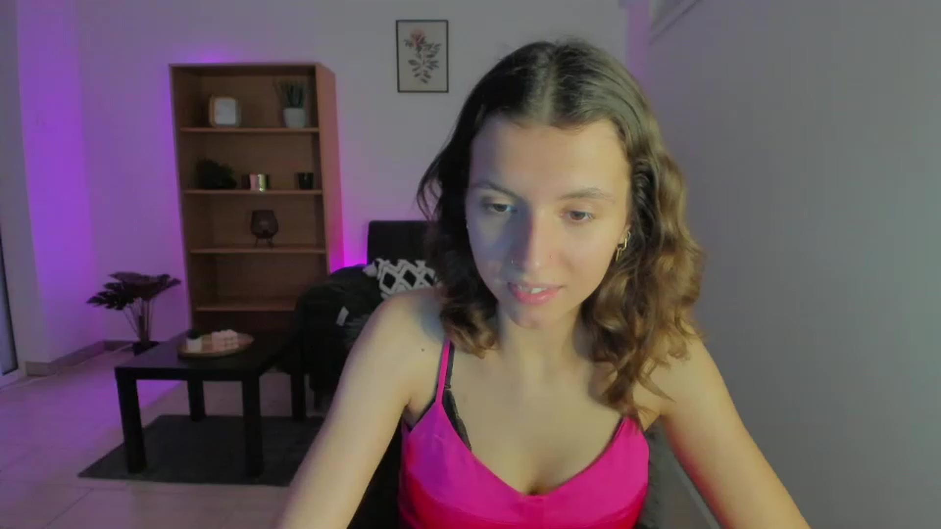 Gallery image thumbnail from SaraJaay18's myfreecams stream on, 01/06/2023, 16:45 image 16 of 20