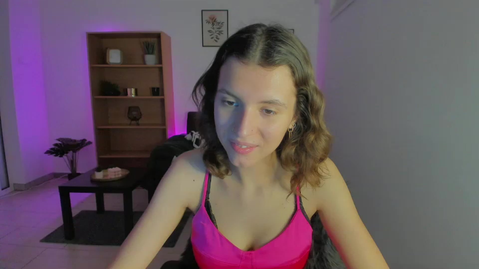 Gallery image thumbnail from SaraJaay18's myfreecams stream on, 01/06/2023, 16:45 image 12 of 20