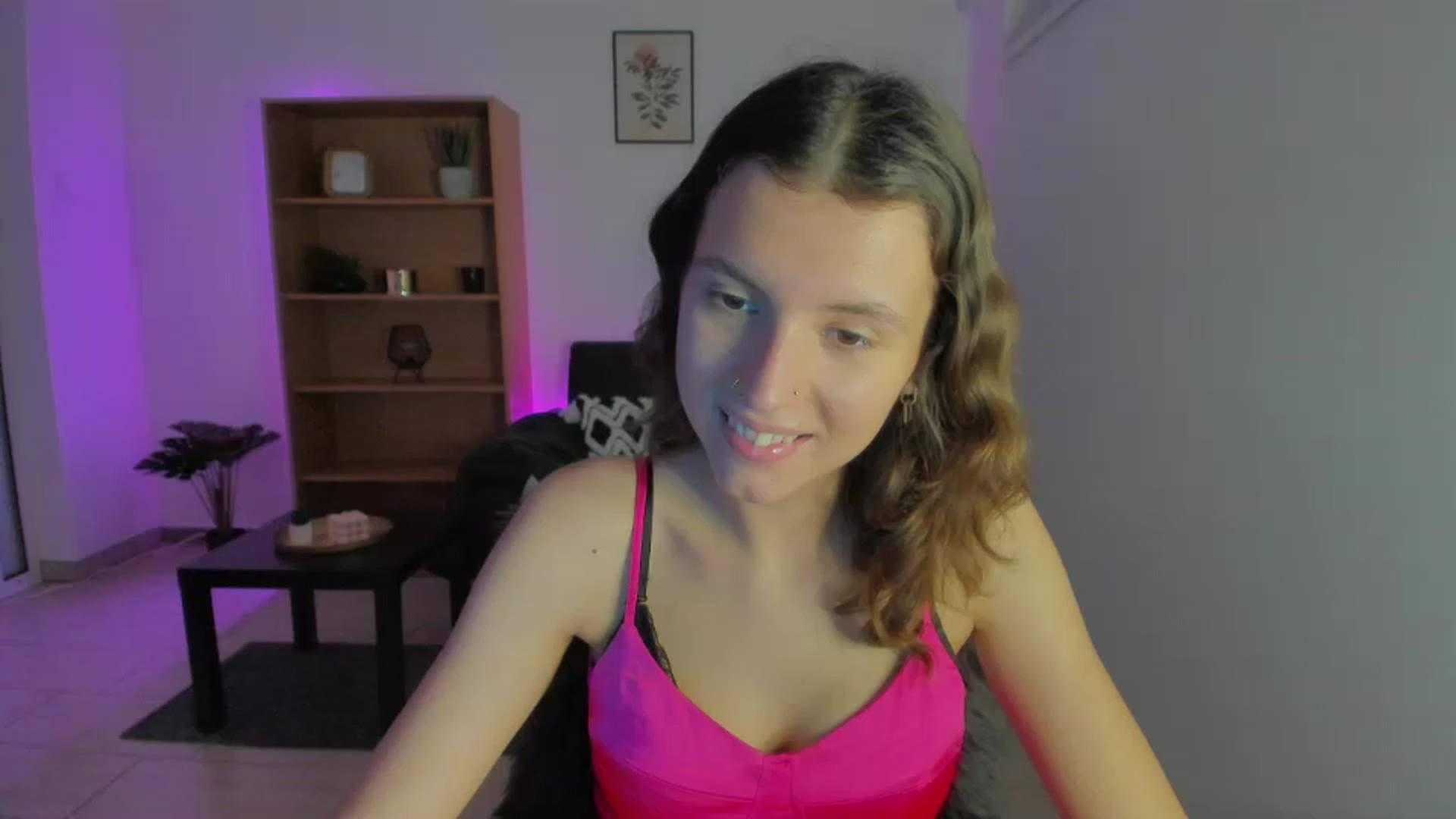 Gallery image thumbnail from SaraJaay18's myfreecams stream on, 01/06/2023, 16:45 image 2 of 20
