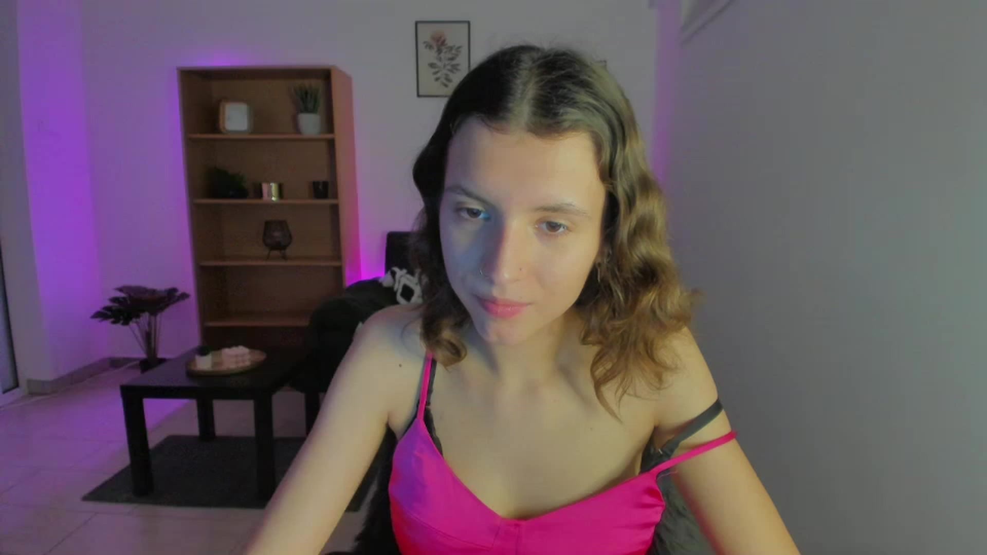 Gallery image thumbnail from SaraJaay18's myfreecams stream on, 01/06/2023, 16:45 image 6 of 20