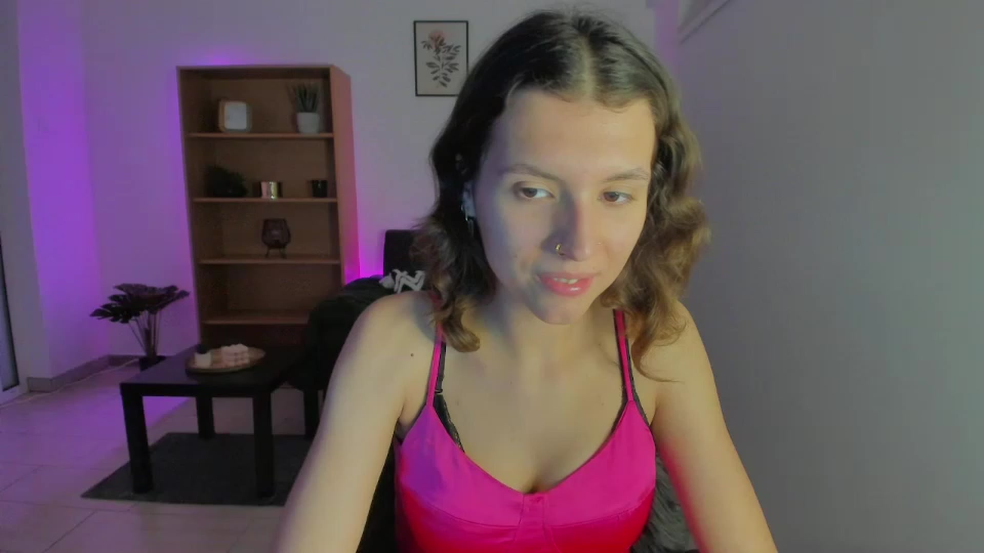 Gallery image thumbnail from SaraJaay18's myfreecams stream on, 01/06/2023, 18:36 image 2 of 20
