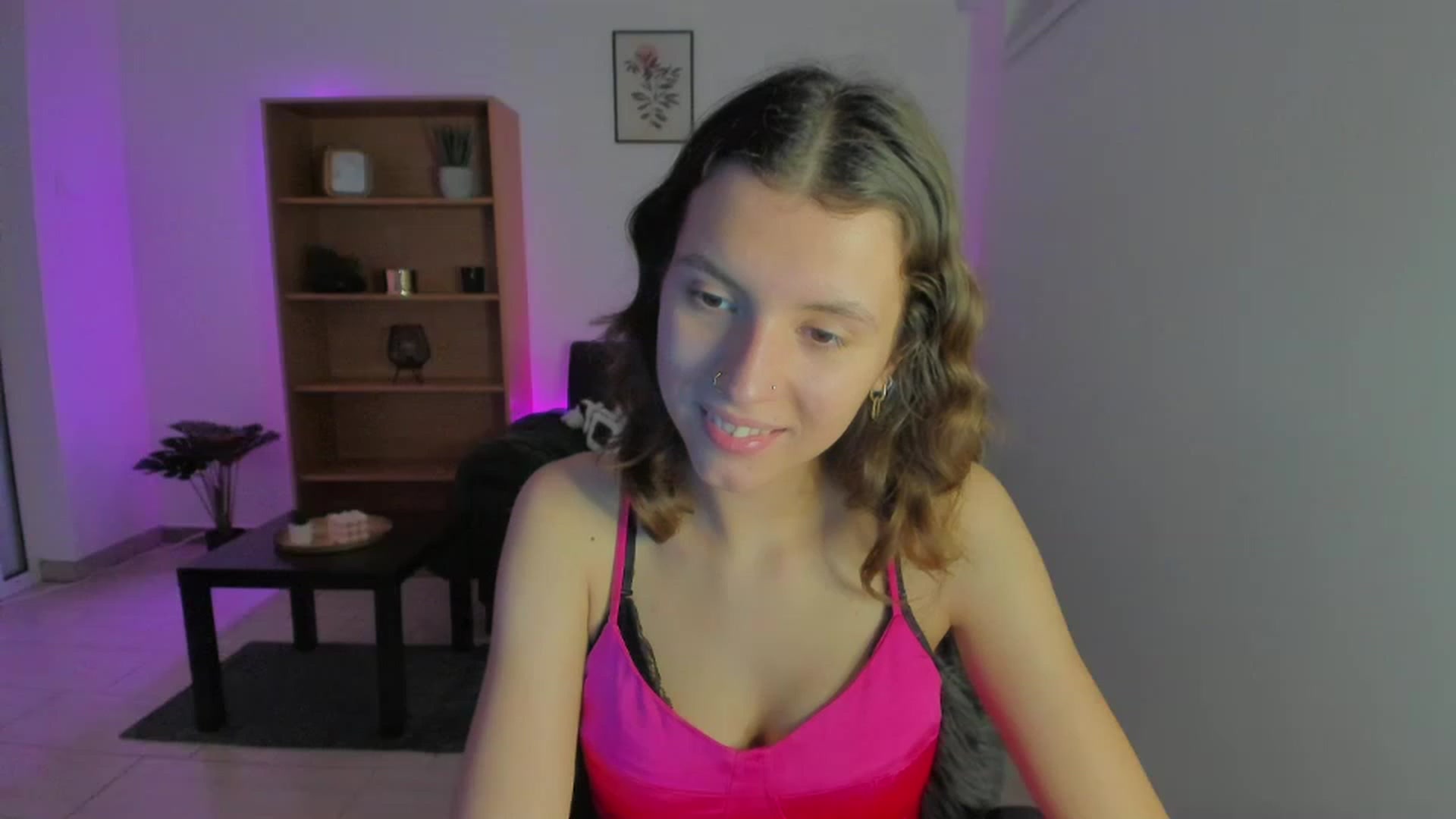 Gallery image thumbnail from SaraJaay18's myfreecams stream on, 01/06/2023, 18:36 image 11 of 20