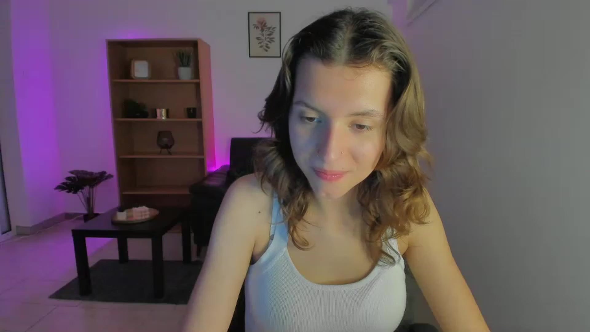 Gallery image thumbnail from SaraJaay18's myfreecams stream on, 01/09/2023, 19:10 image 5 of 20