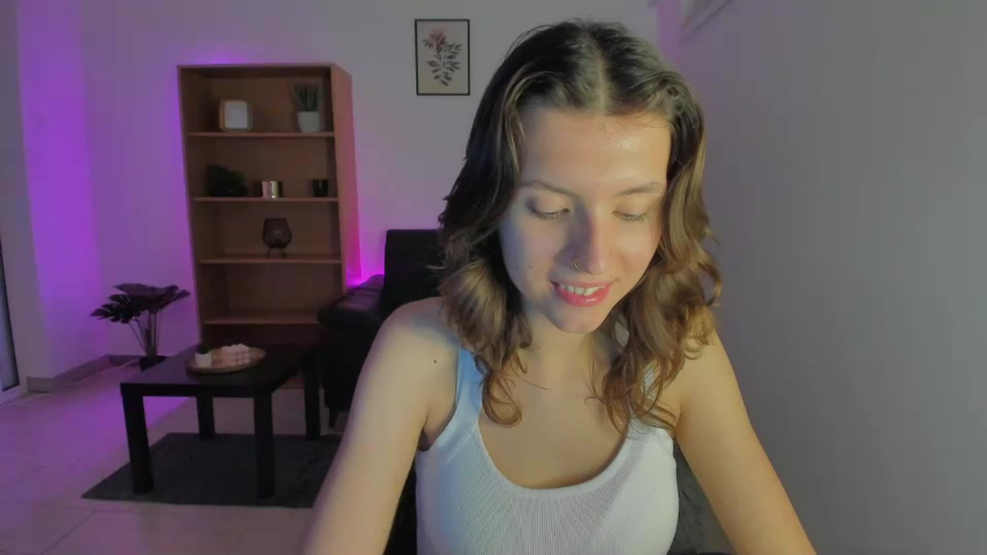 Gallery image thumbnail from SaraJaay18's myfreecams stream on, 01/09/2023, 19:10 image 8 of 20