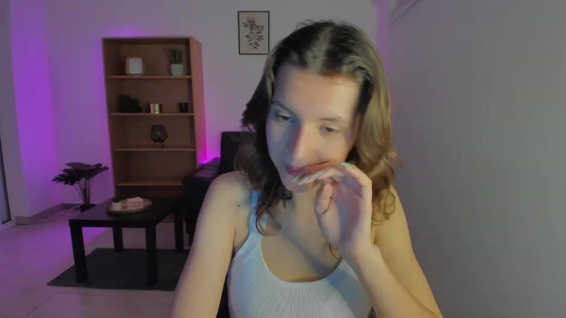 Gallery image thumbnail from SaraJaay18's myfreecams stream on, 01/09/2023, 19:10 image 9 of 20