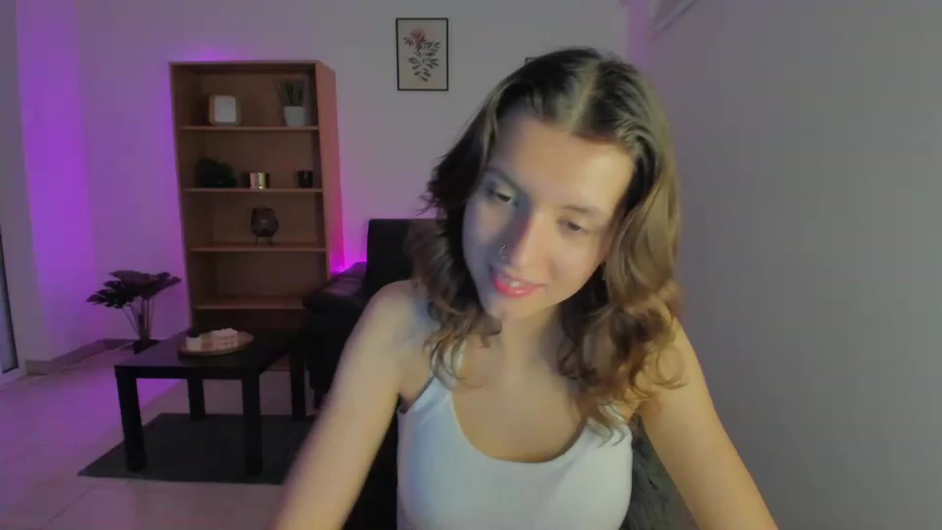 Gallery image thumbnail from SaraJaay18's myfreecams stream on, 01/09/2023, 19:10 image 12 of 20